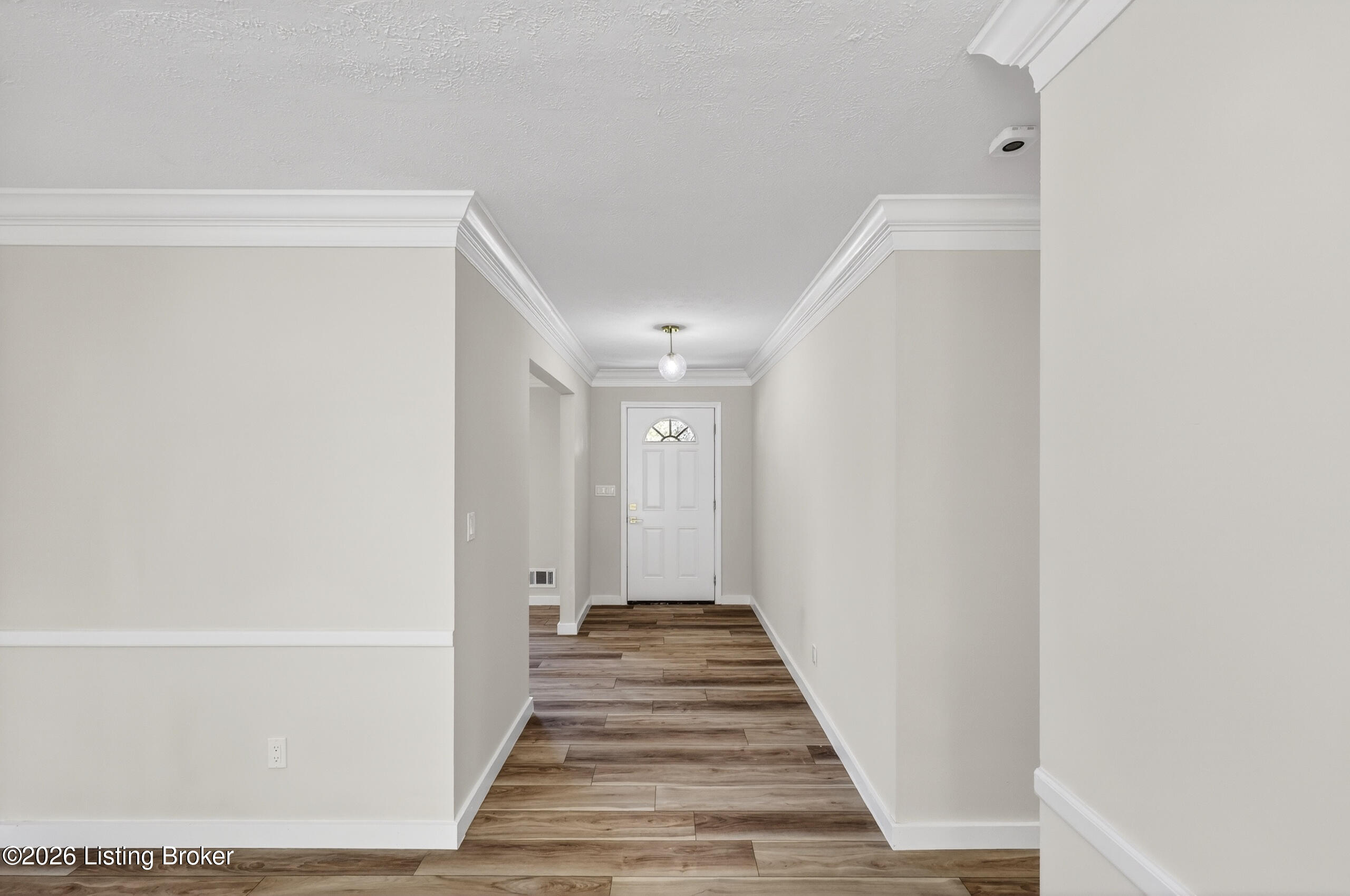 9206 Lakeridge Dr Property Photo 4