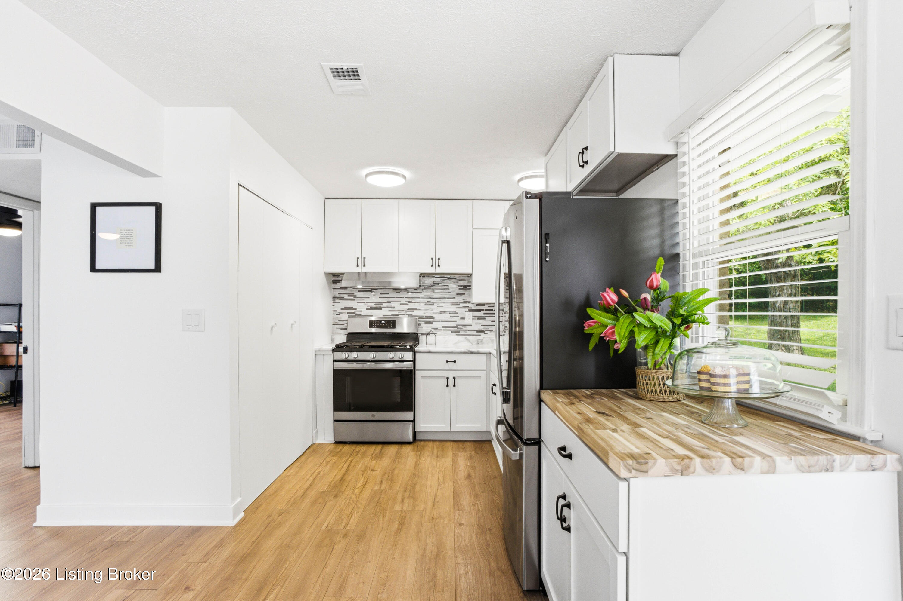 8213 Candelabrum Pl Property Photo 11