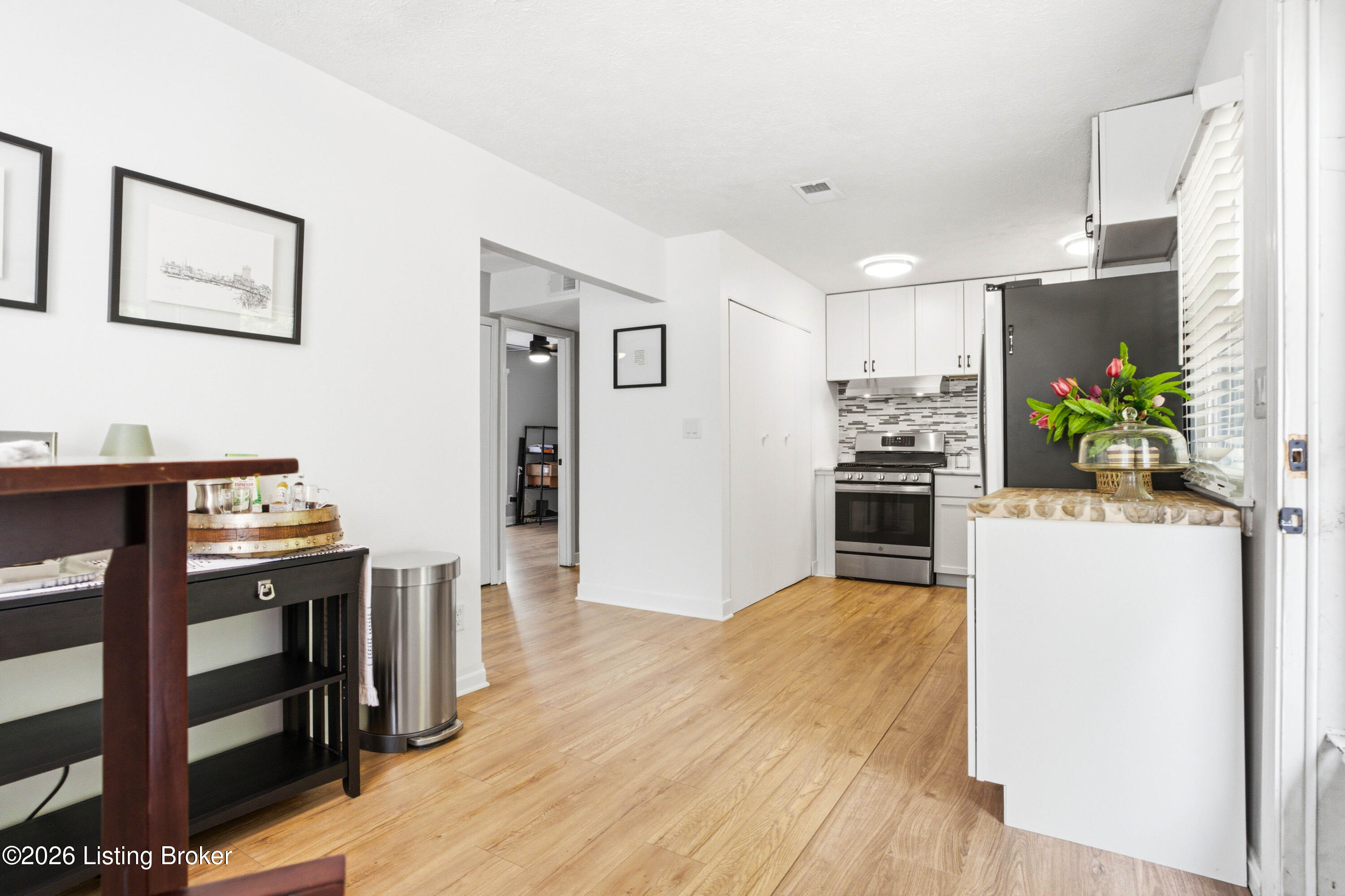 8213 Candelabrum Pl Property Photo 15