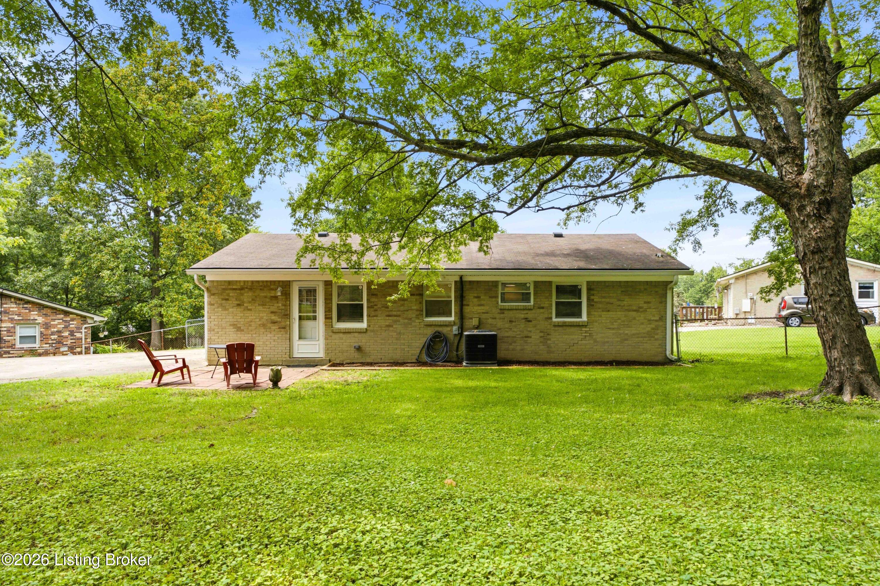 8213 Candelabrum Pl Property Photo 28