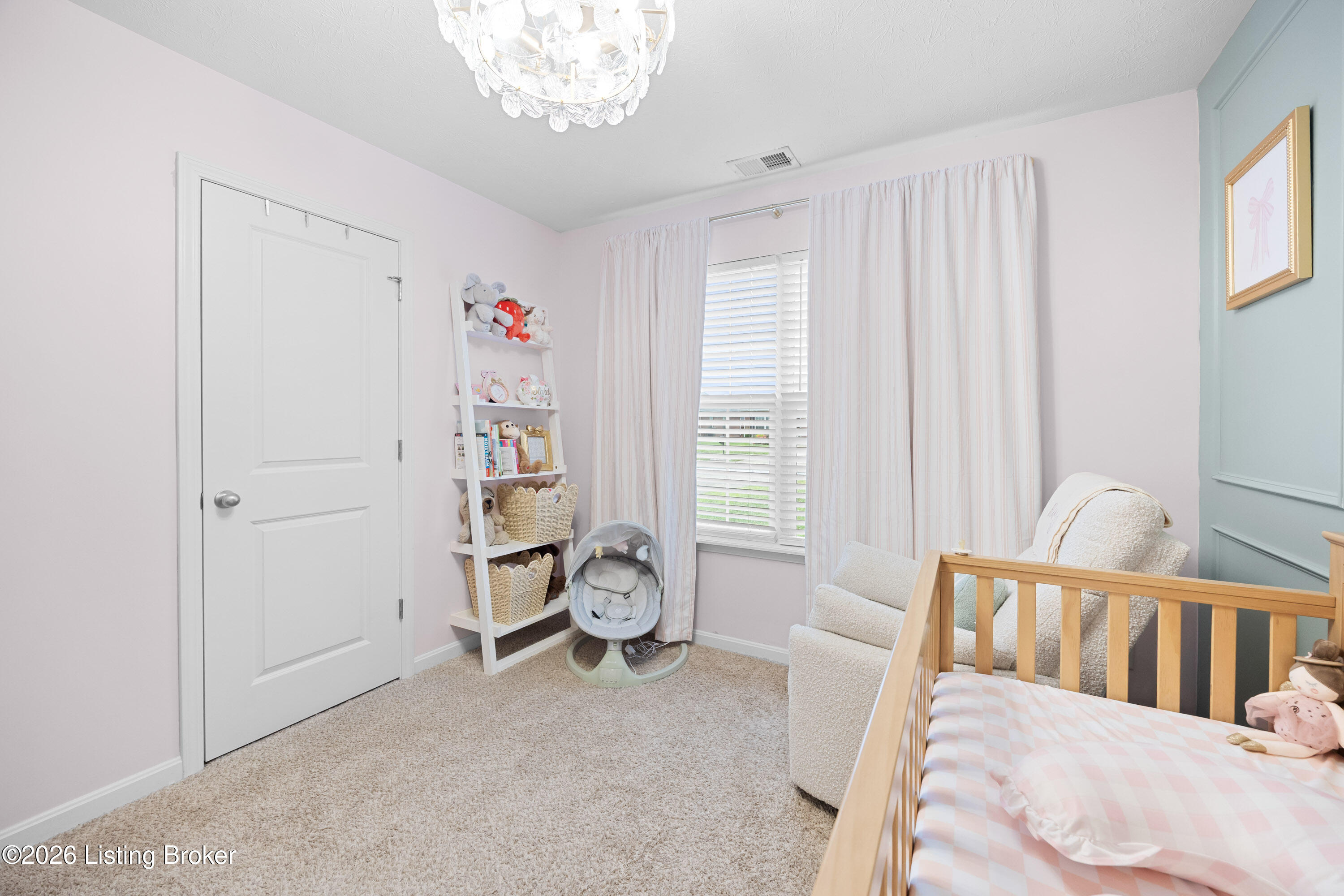382 Villa Ln Property Photo 18