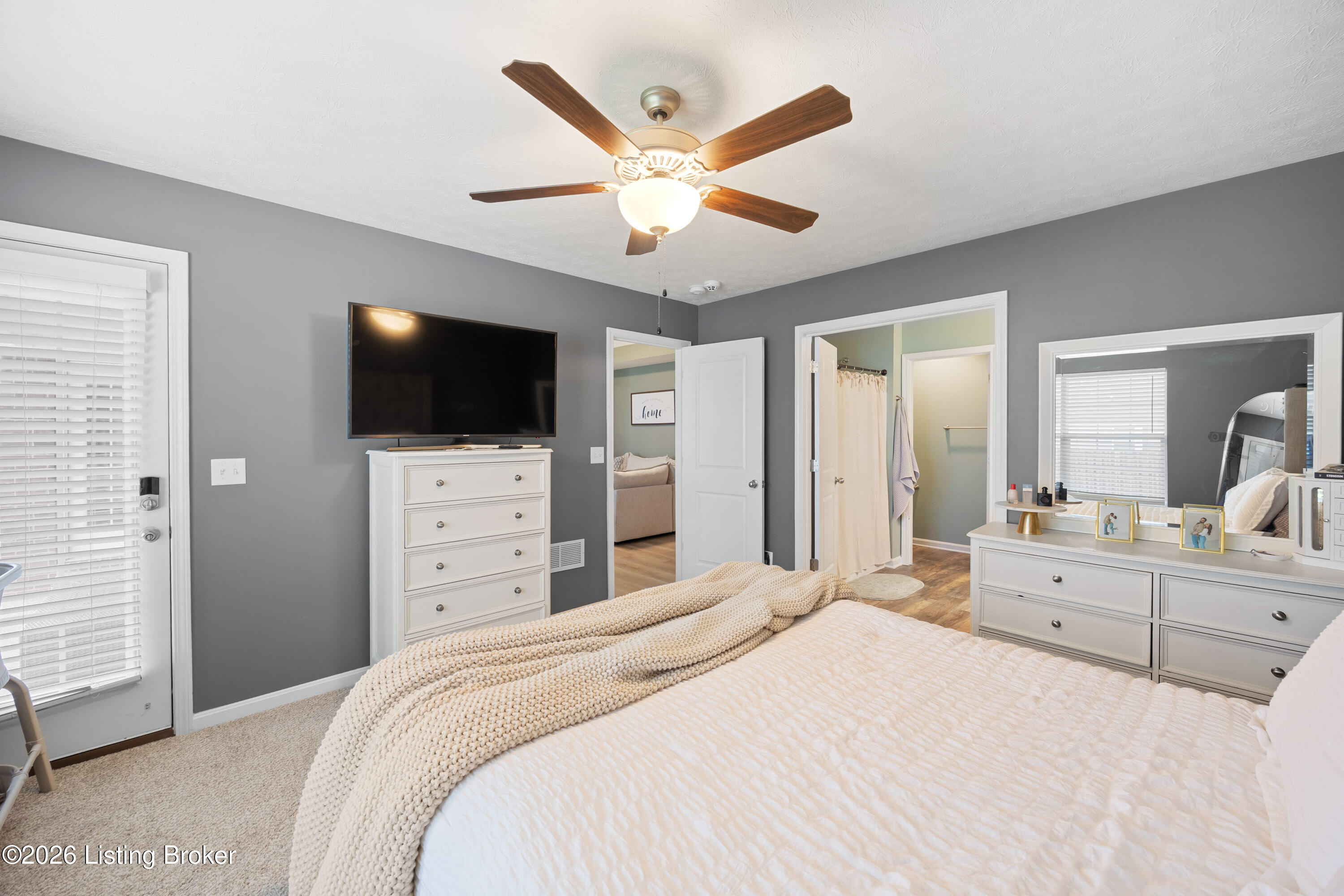 382 Villa Ln Property Photo 21