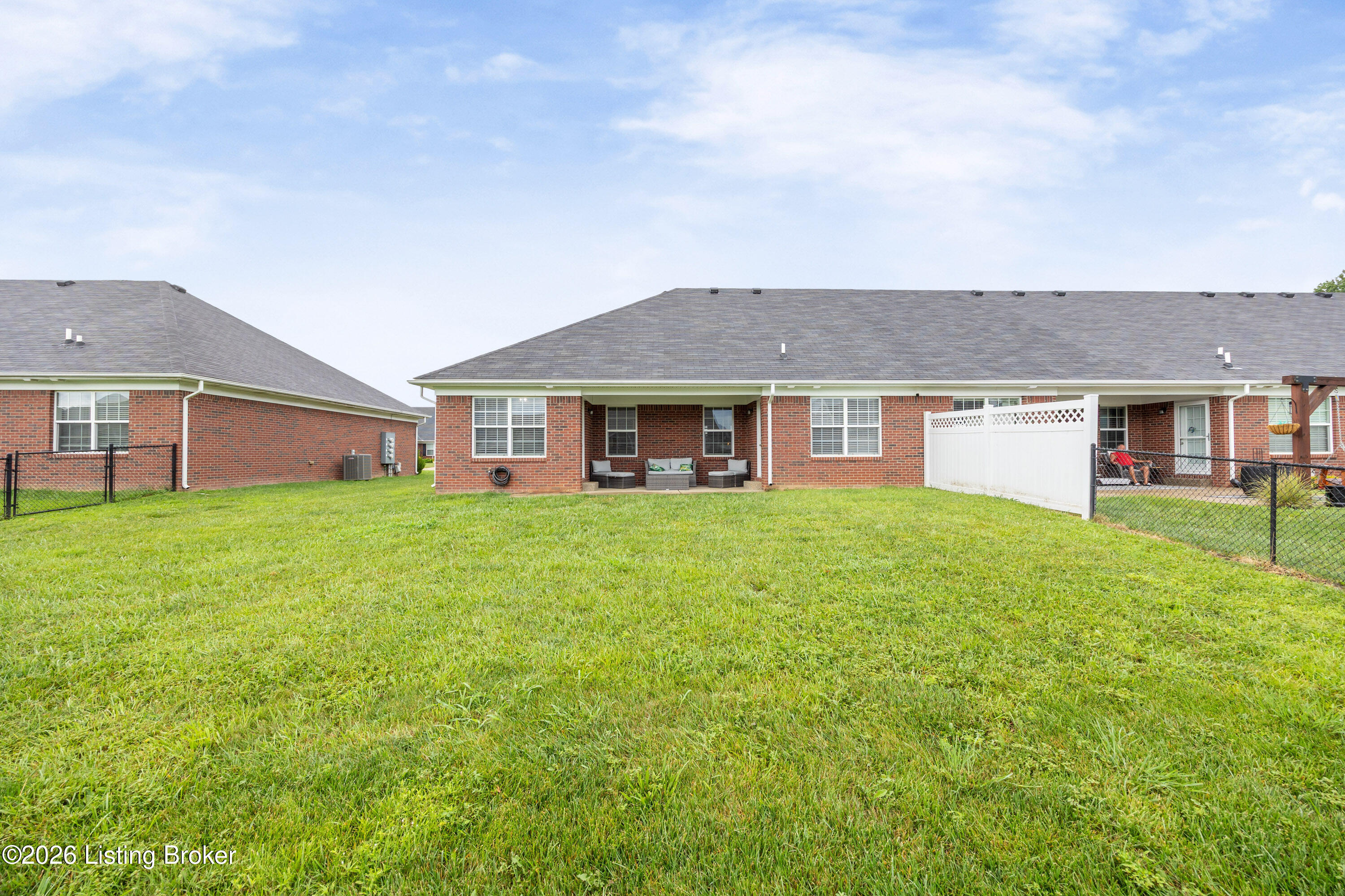 382 Villa Ln Property Photo 27