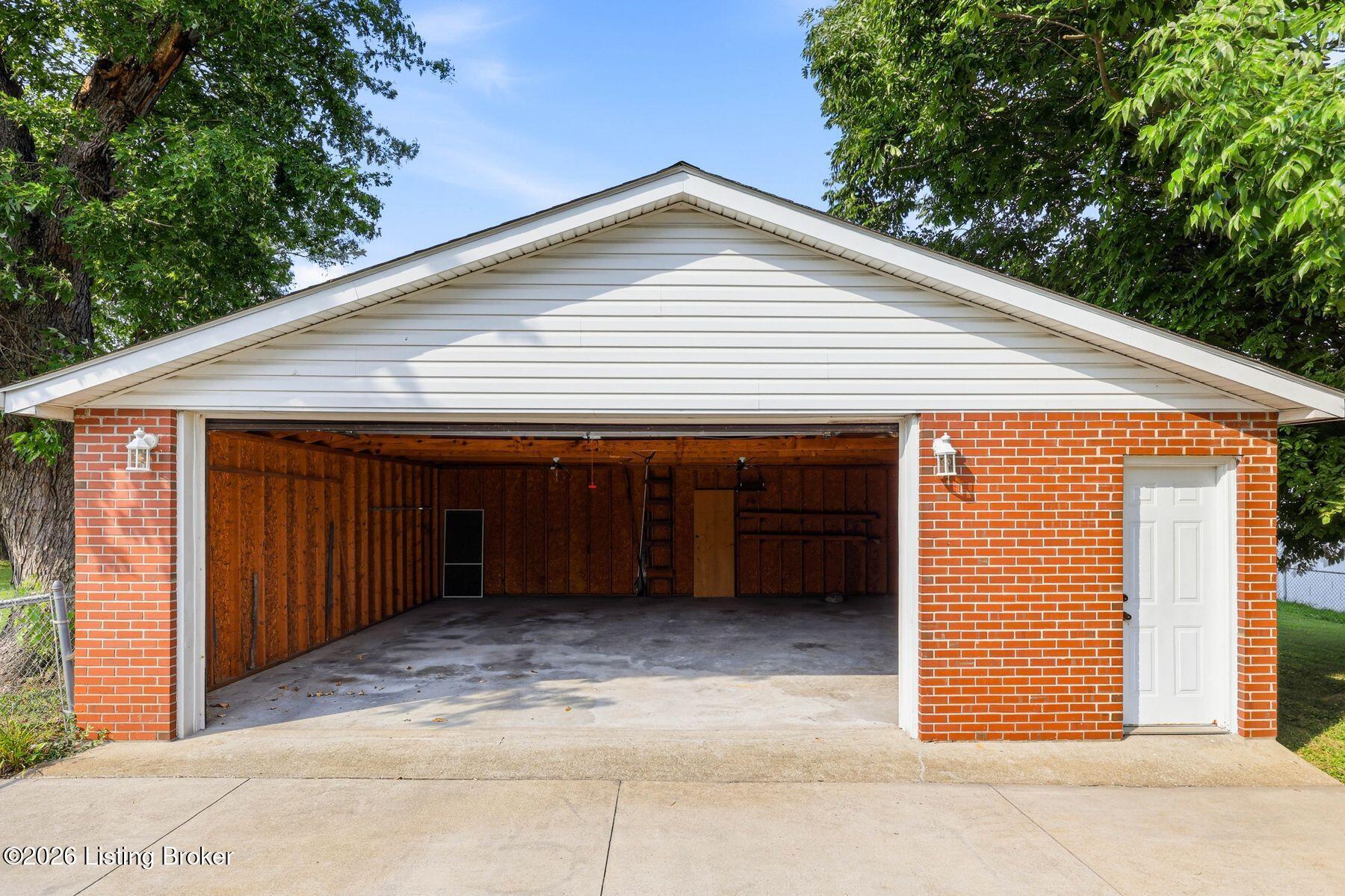 5204 Monaco Dr Property Photo 35