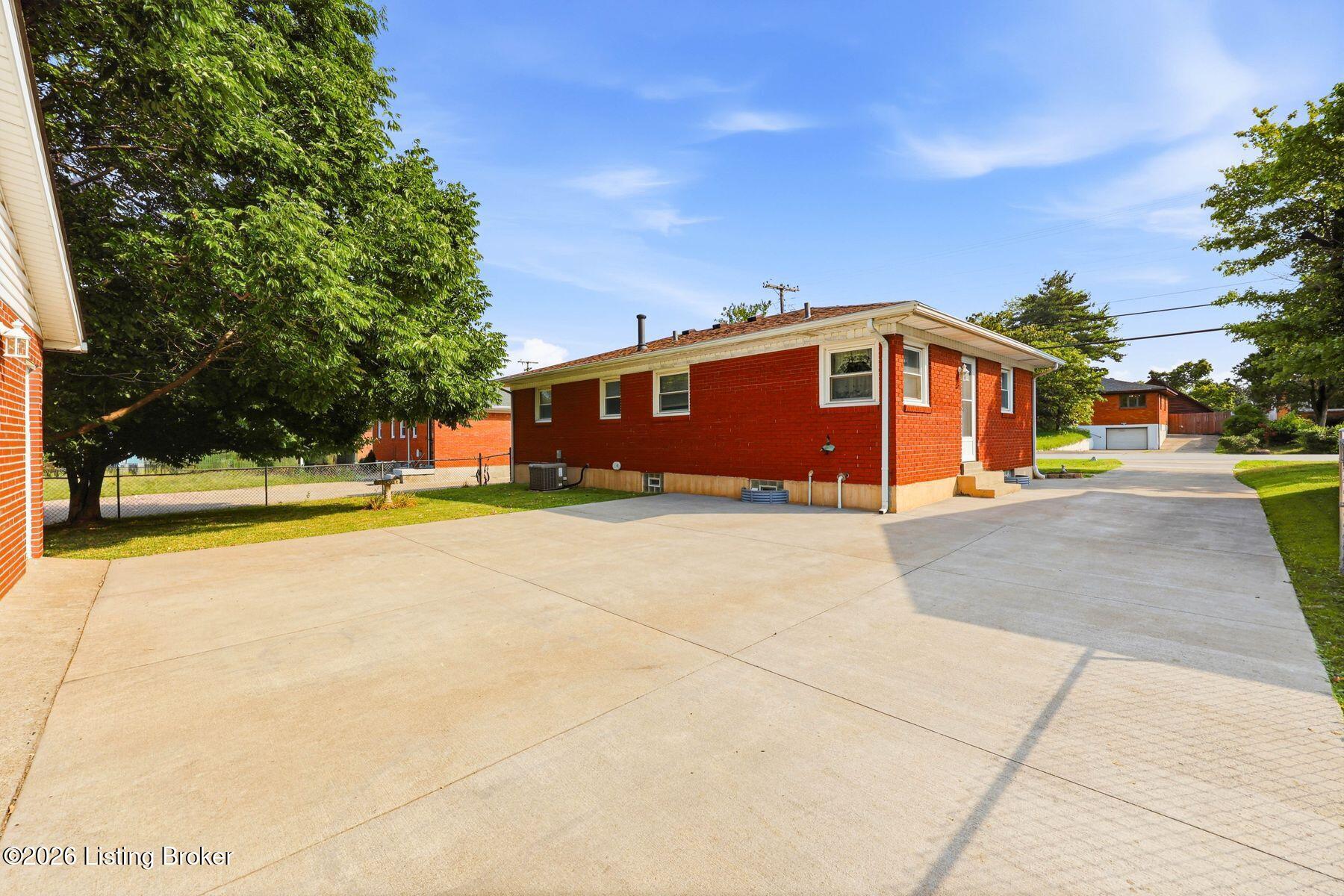 5204 Monaco Dr Property Photo 39