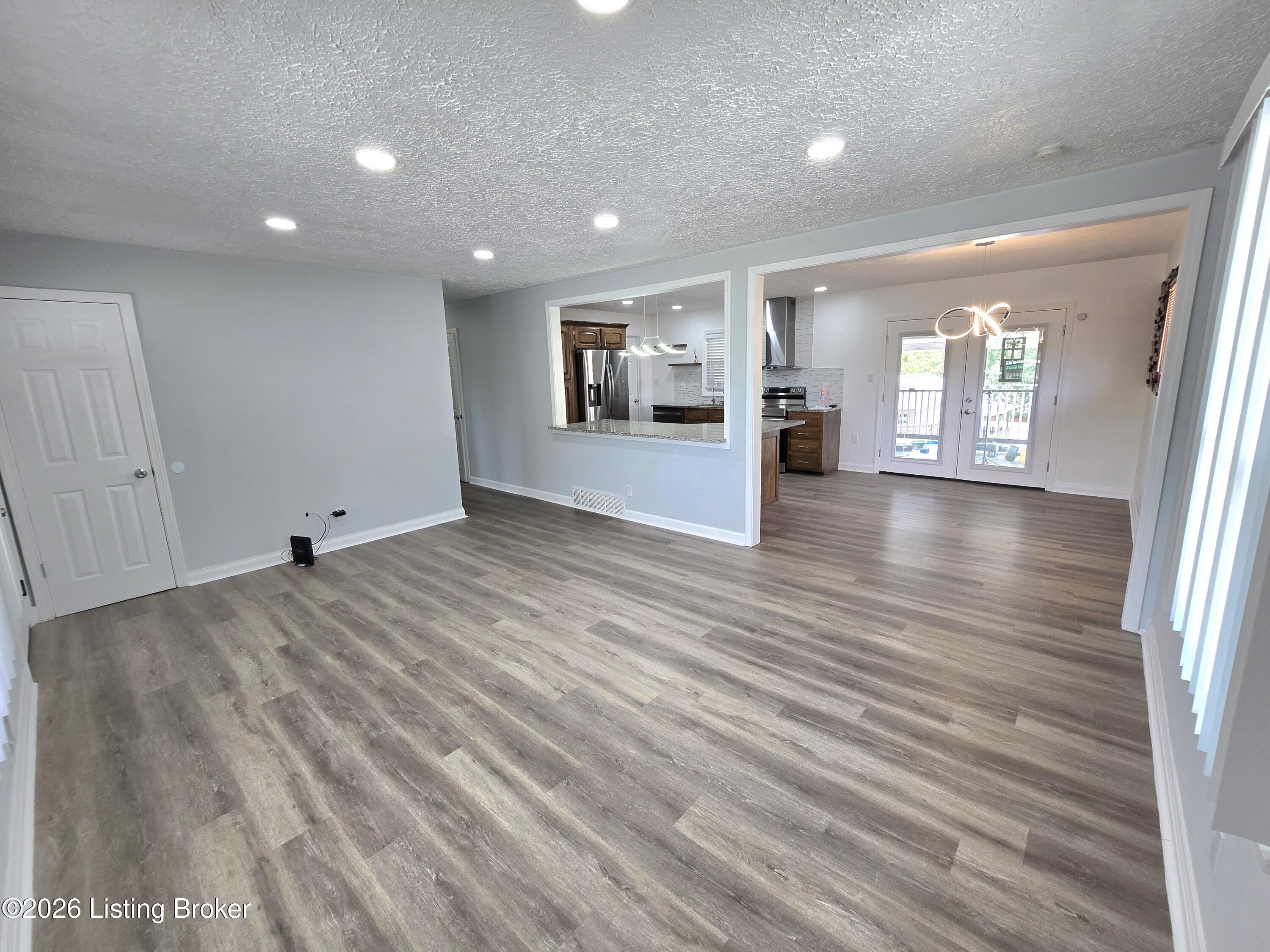 5408 Rolling Ridge Rd Property Photo 6