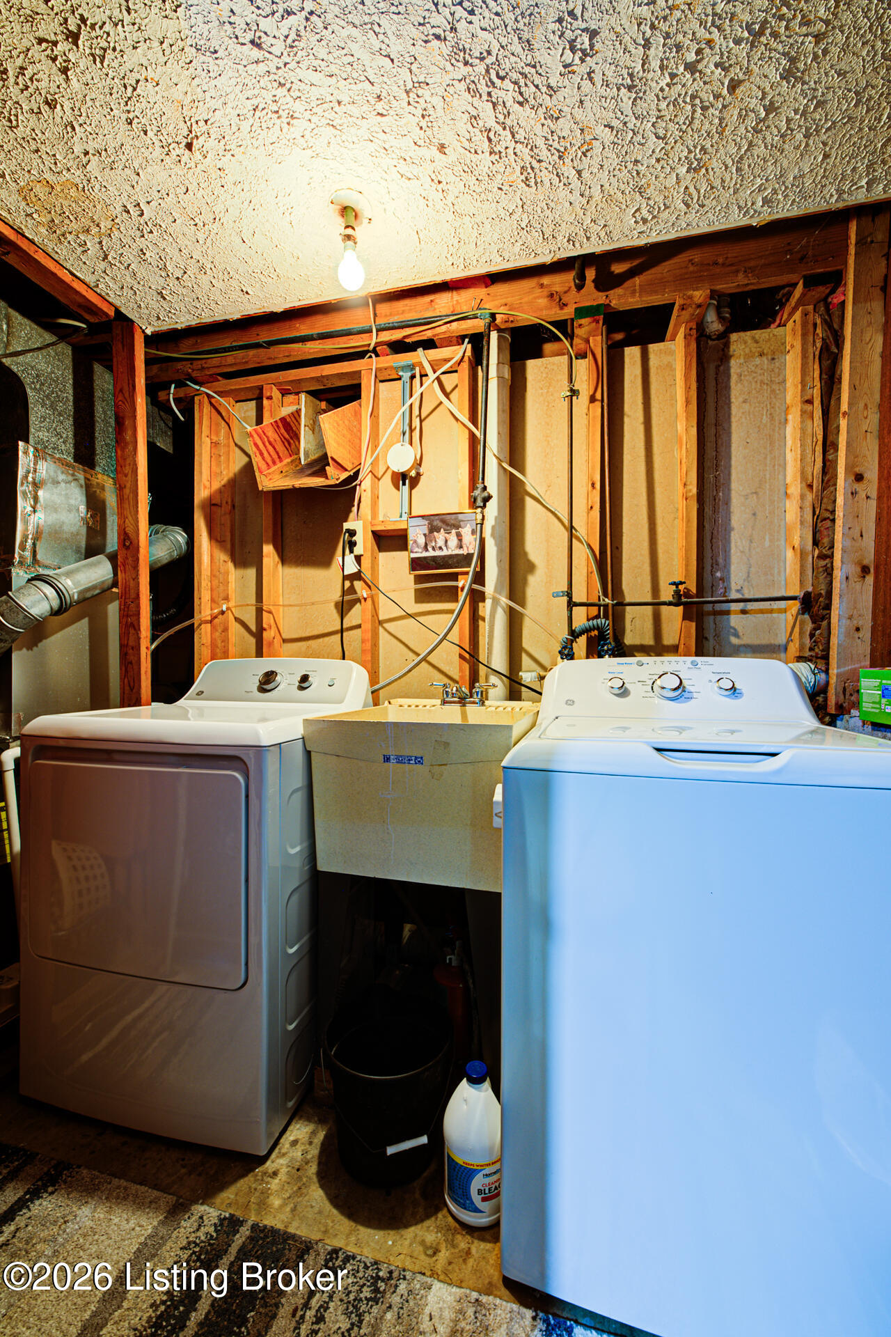 106 Canyon Ct Property Photo 27