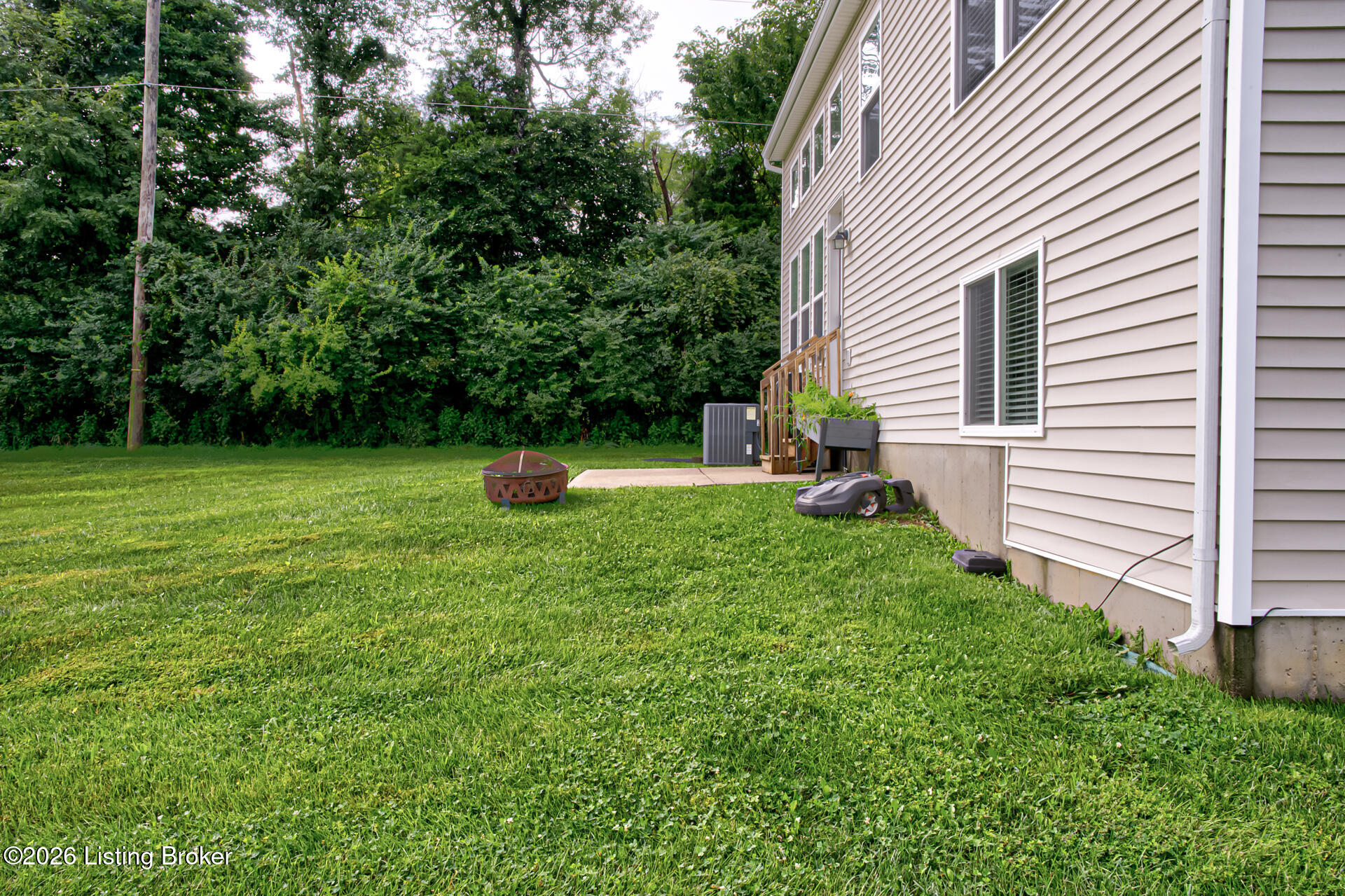 1005 Ashberry Dr Property Photo 34