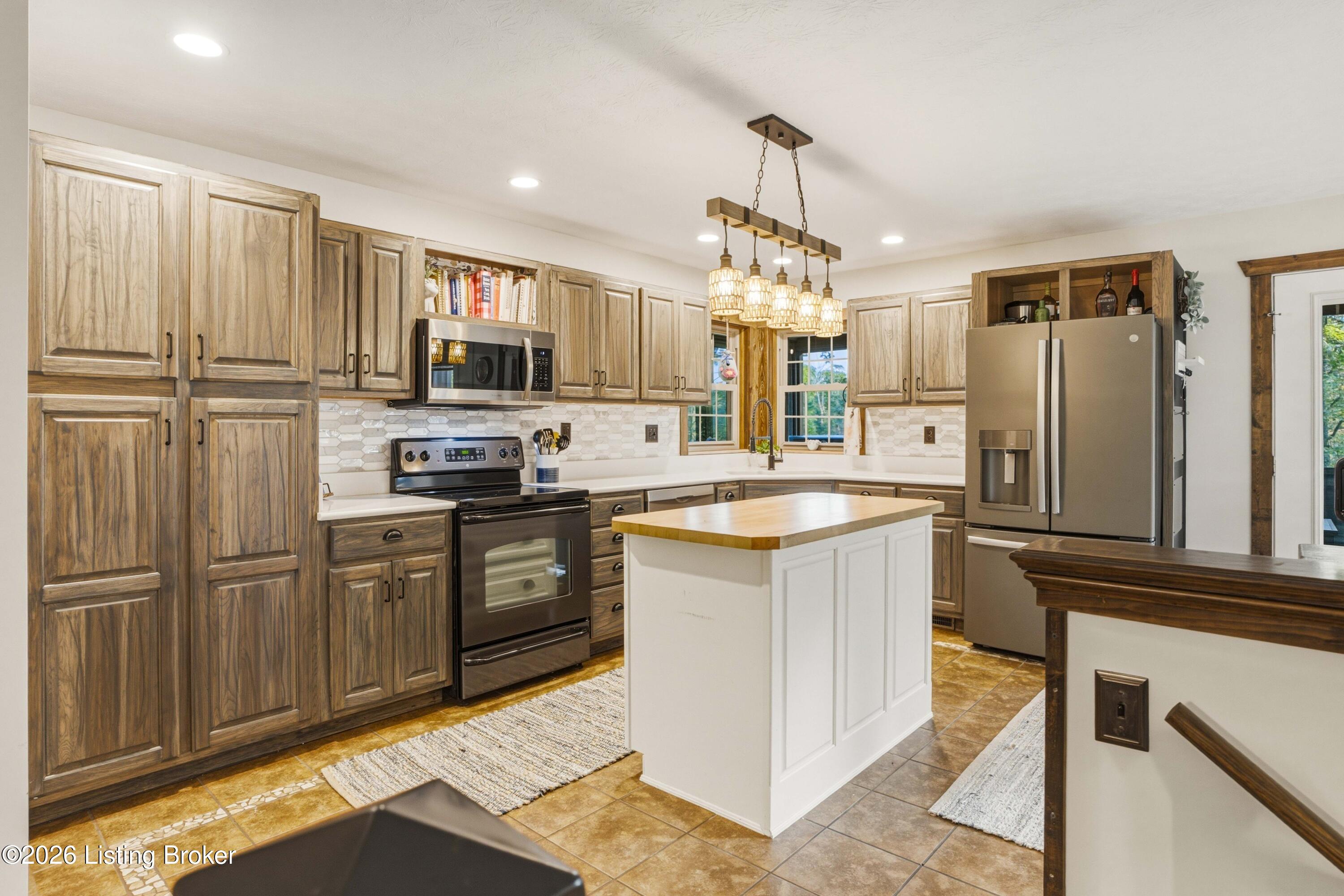 114 Pine Creek Trail Property Photo 6