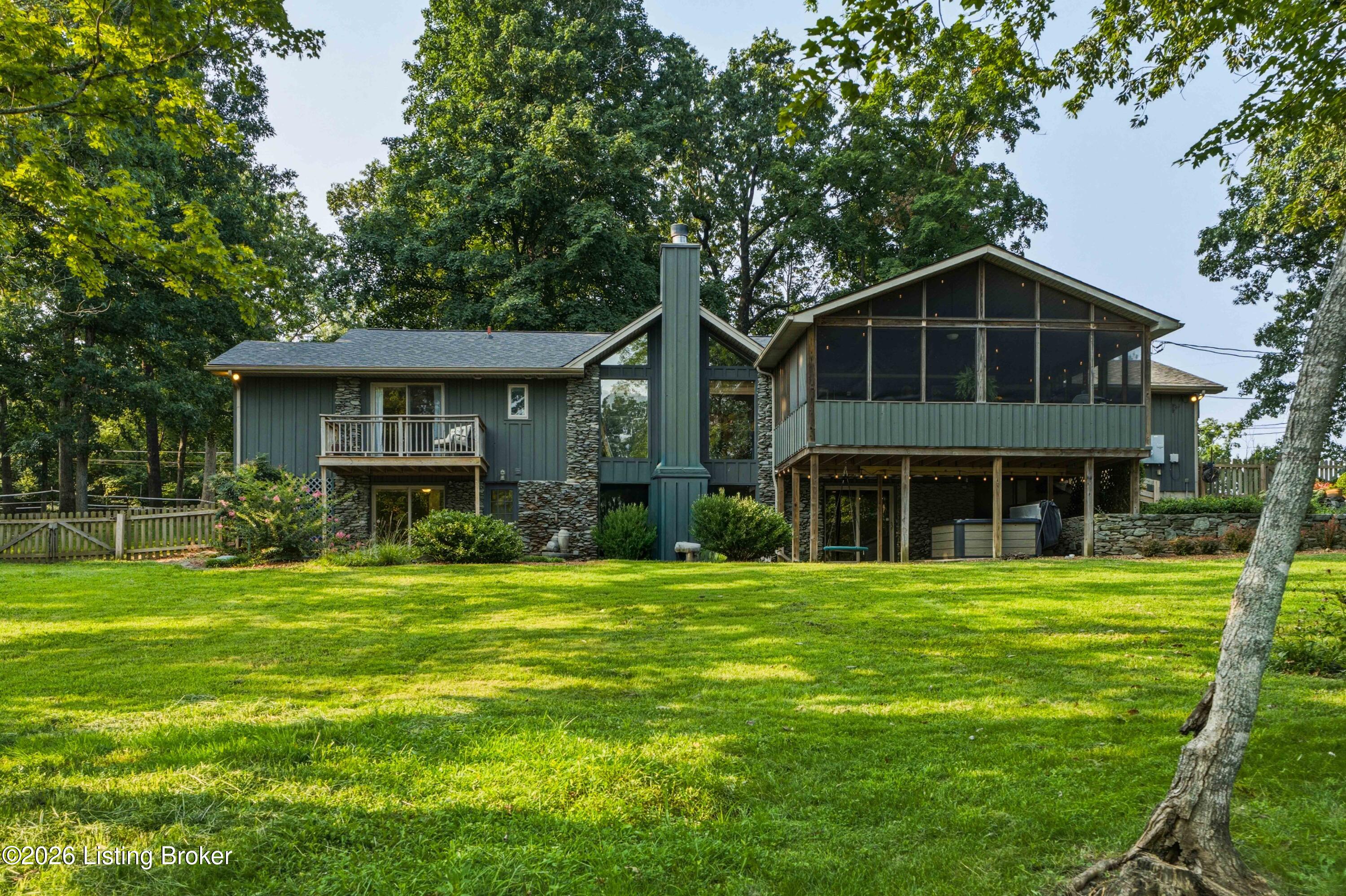 114 Pine Creek Trail Property Photo 16
