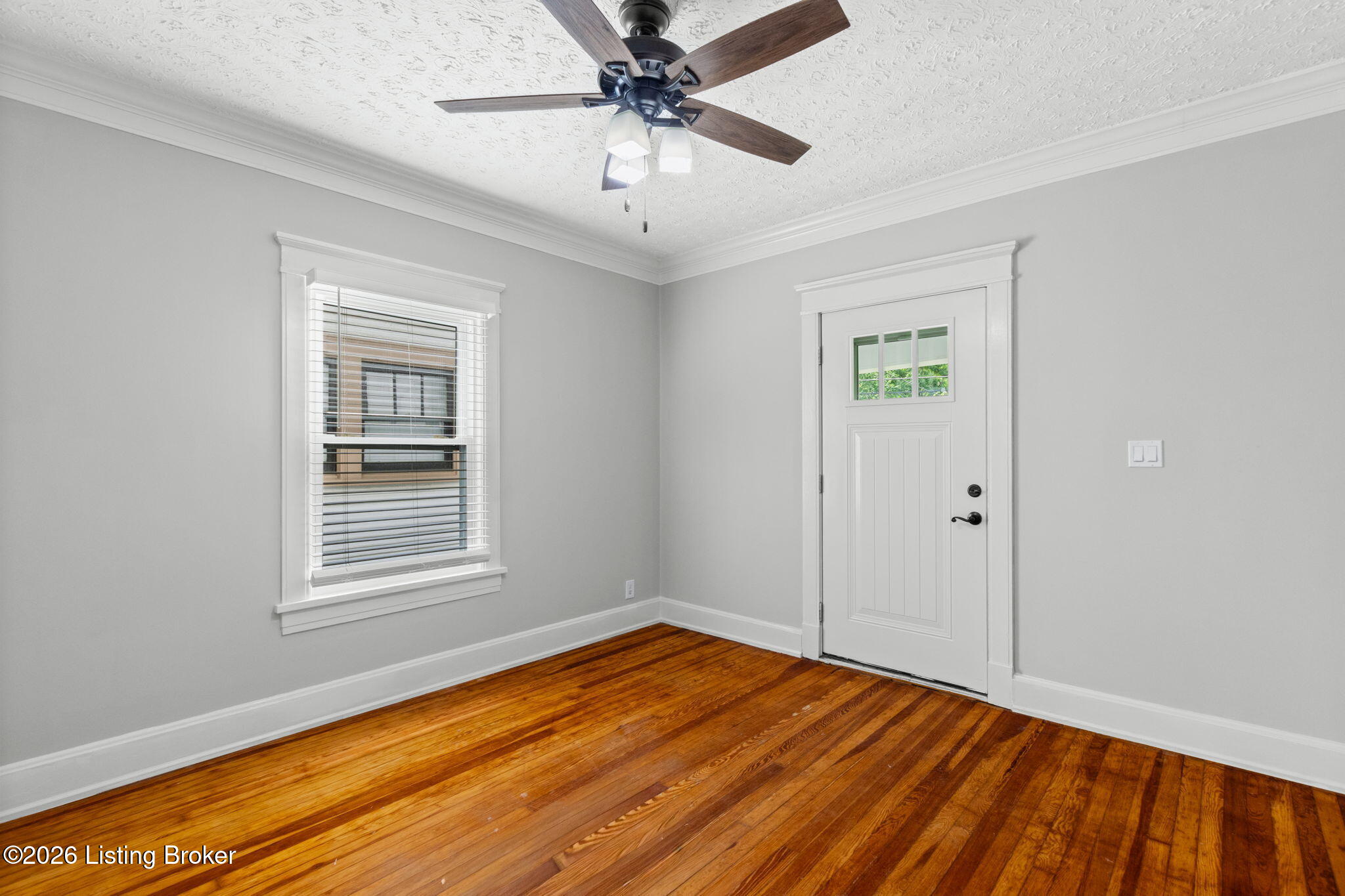 1063 Highland Ave Property Photo 6
