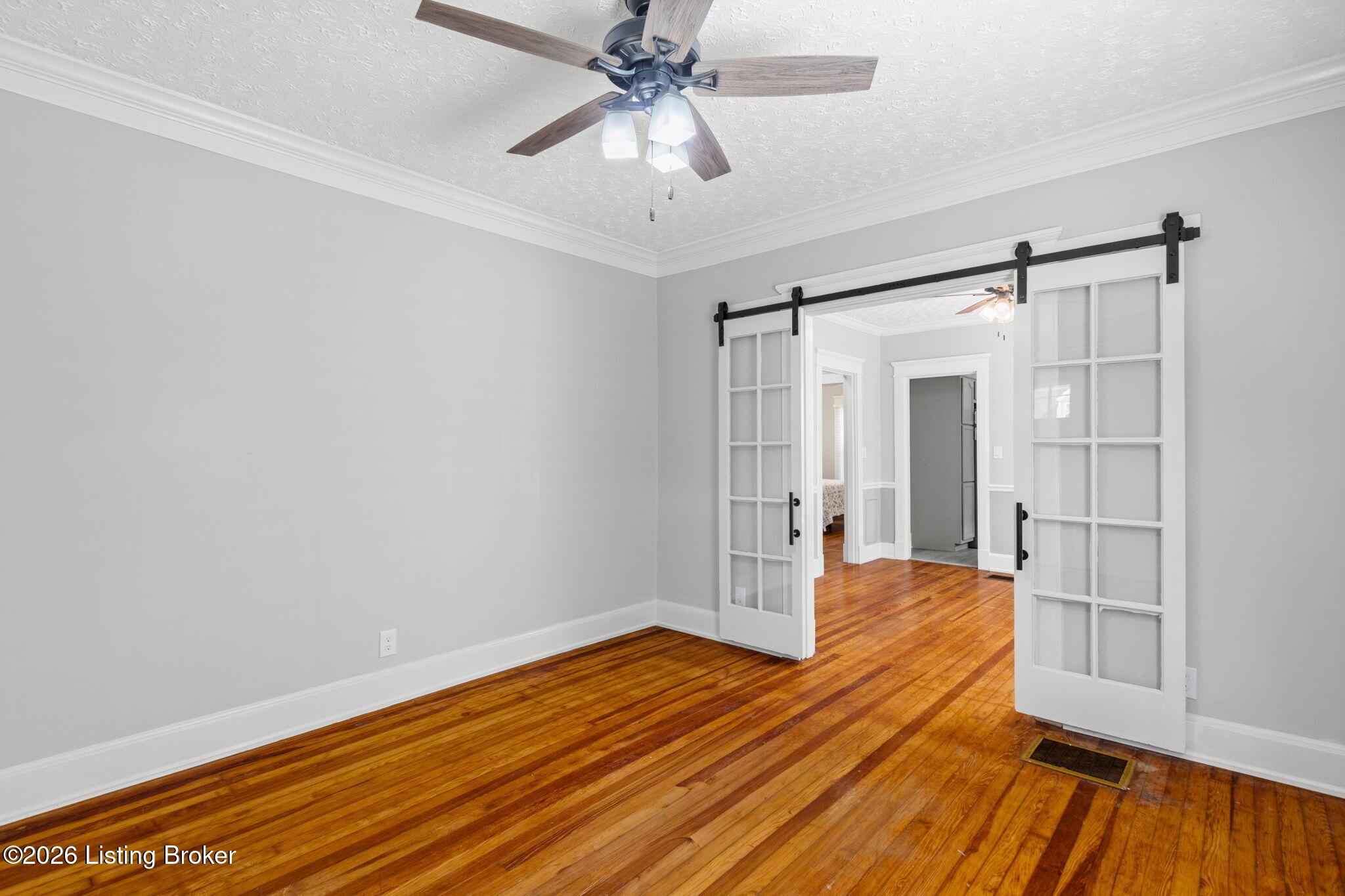 1063 Highland Ave Property Photo 8