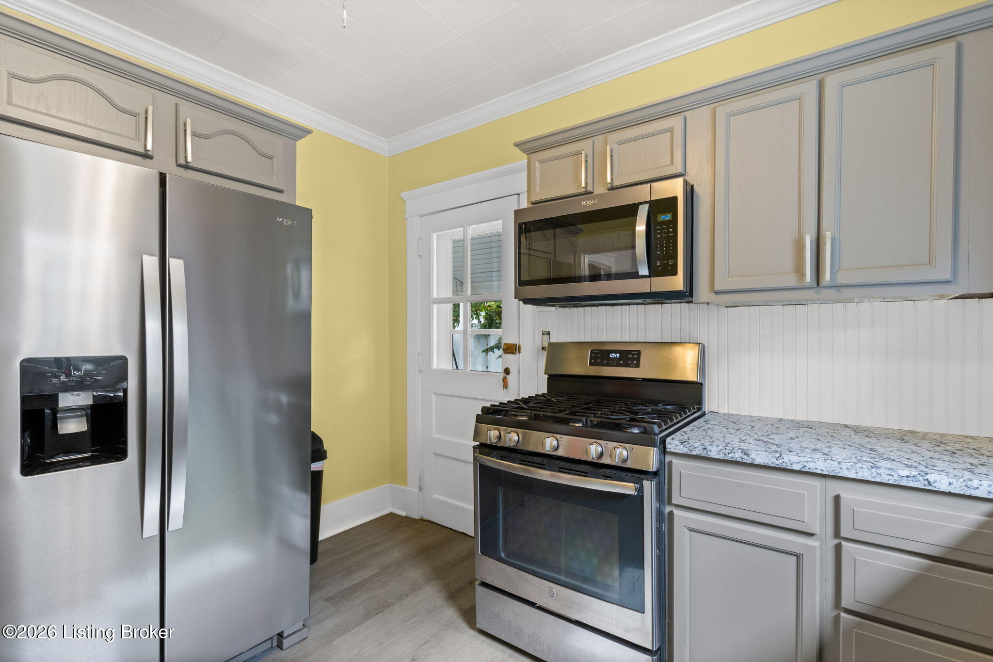 1063 Highland Ave Property Photo 16