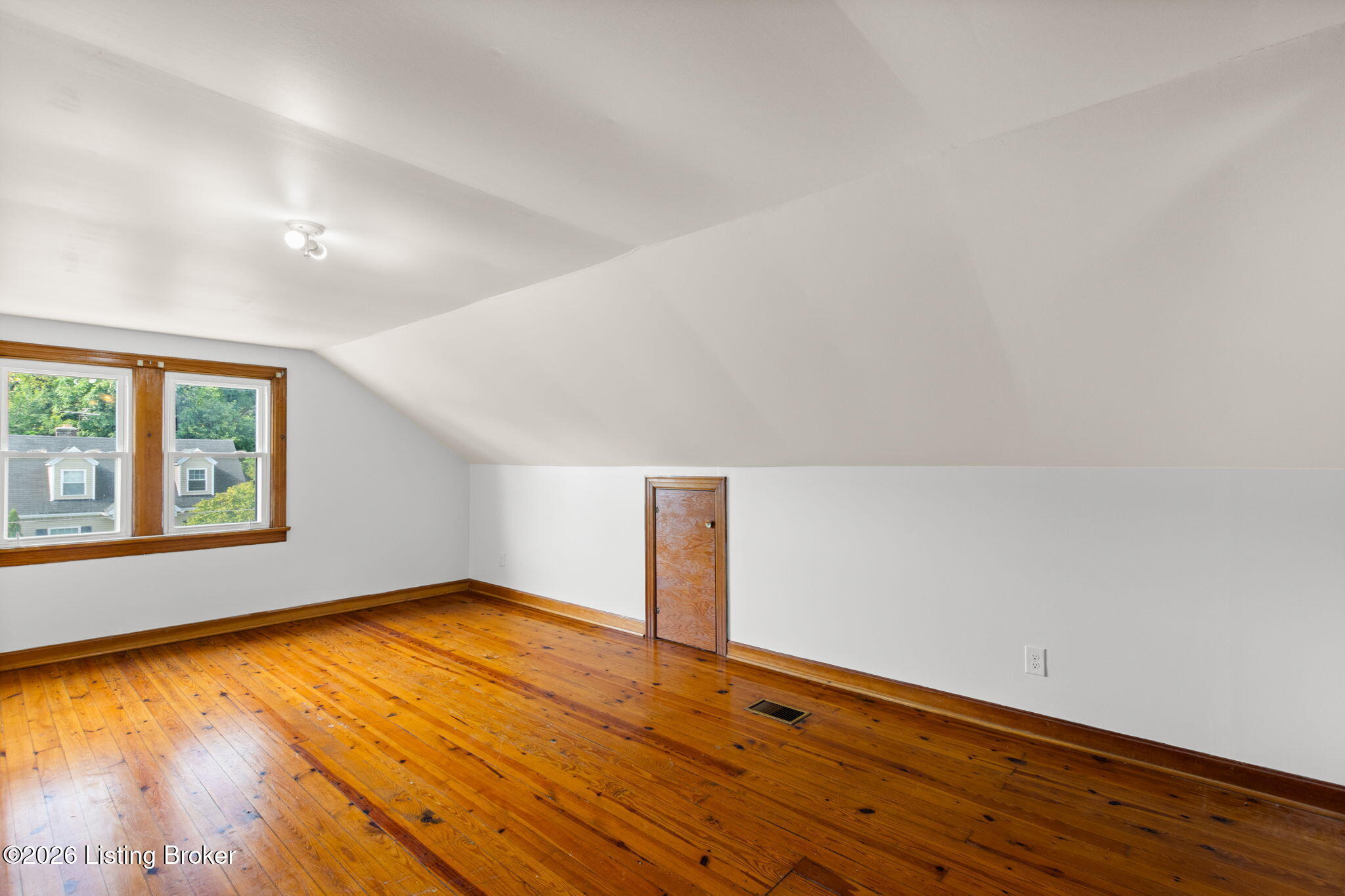 1063 Highland Ave Property Photo 30