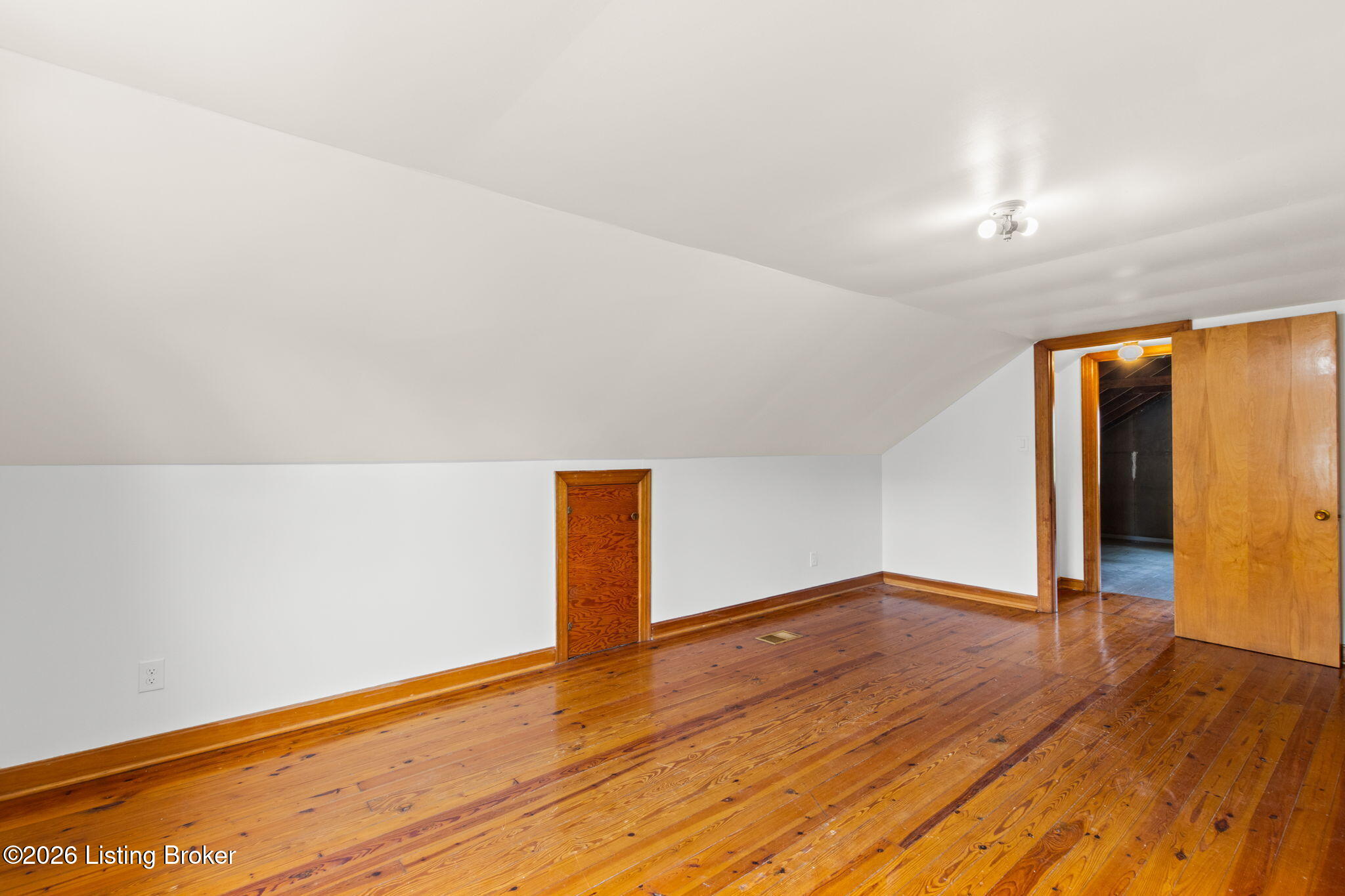 1063 Highland Ave Property Photo 33