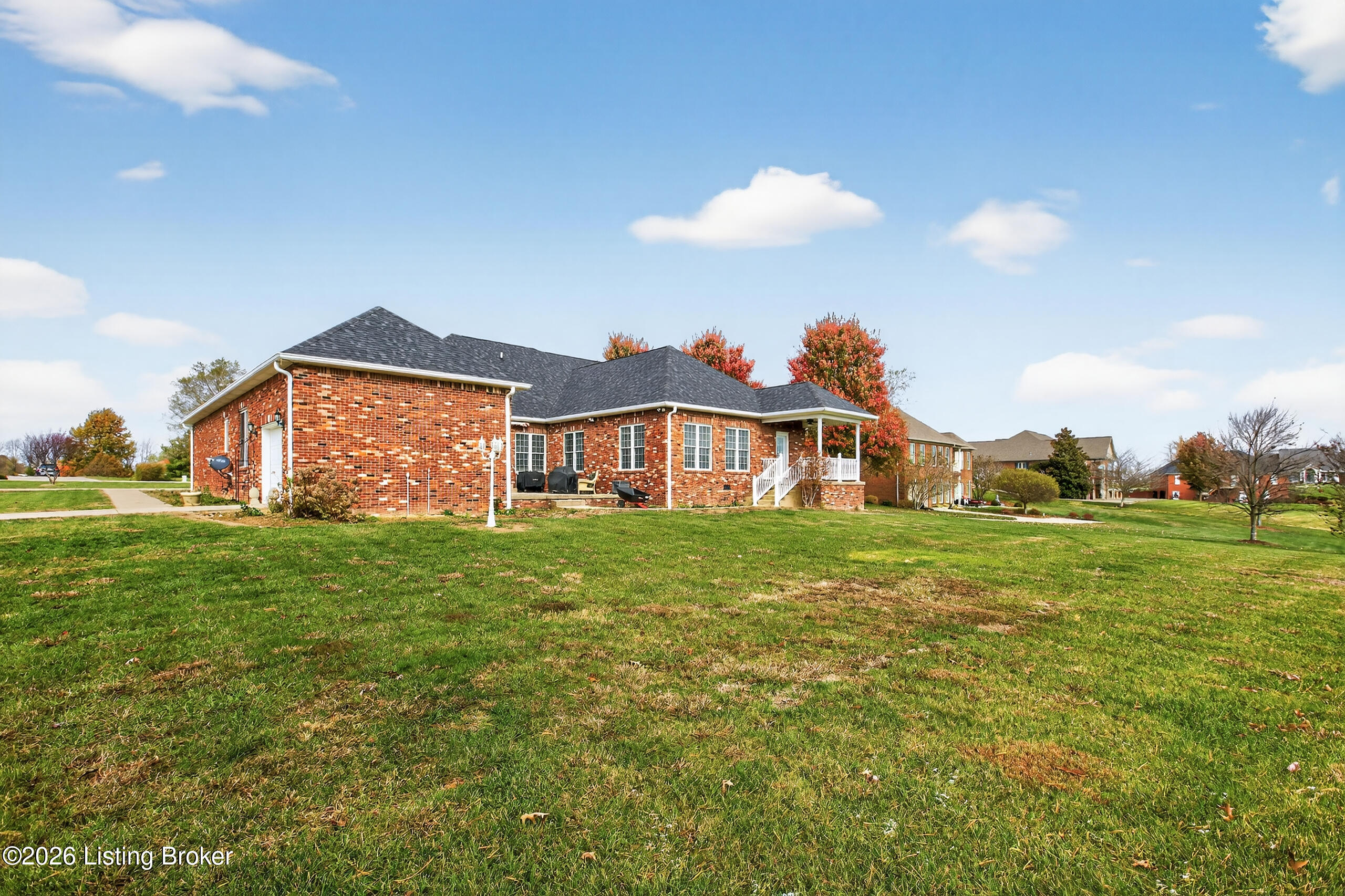 230 Rosewood Dr Property Photo 41