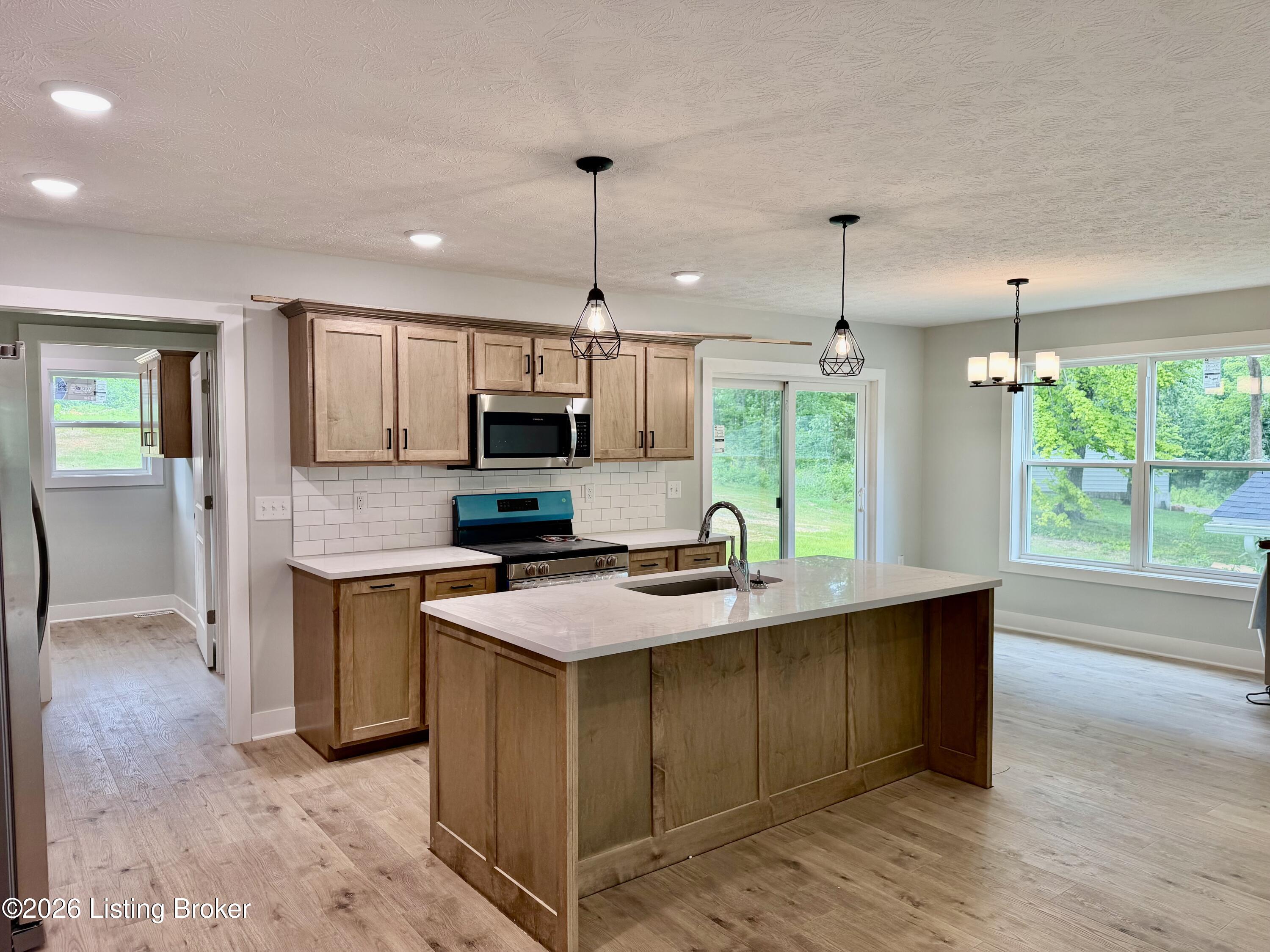 412 Woods Rd Property Photo 6