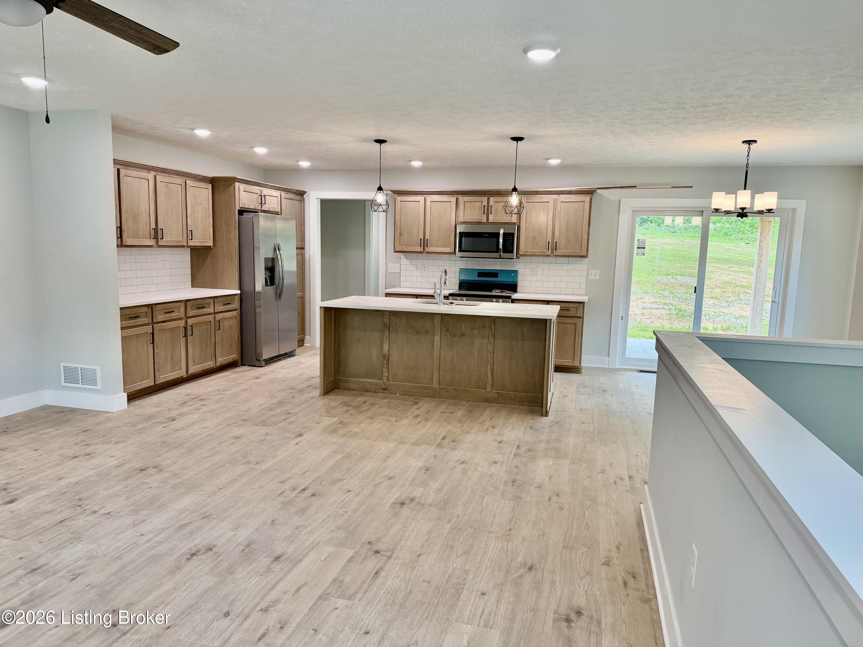 412 Woods Rd Property Photo 8