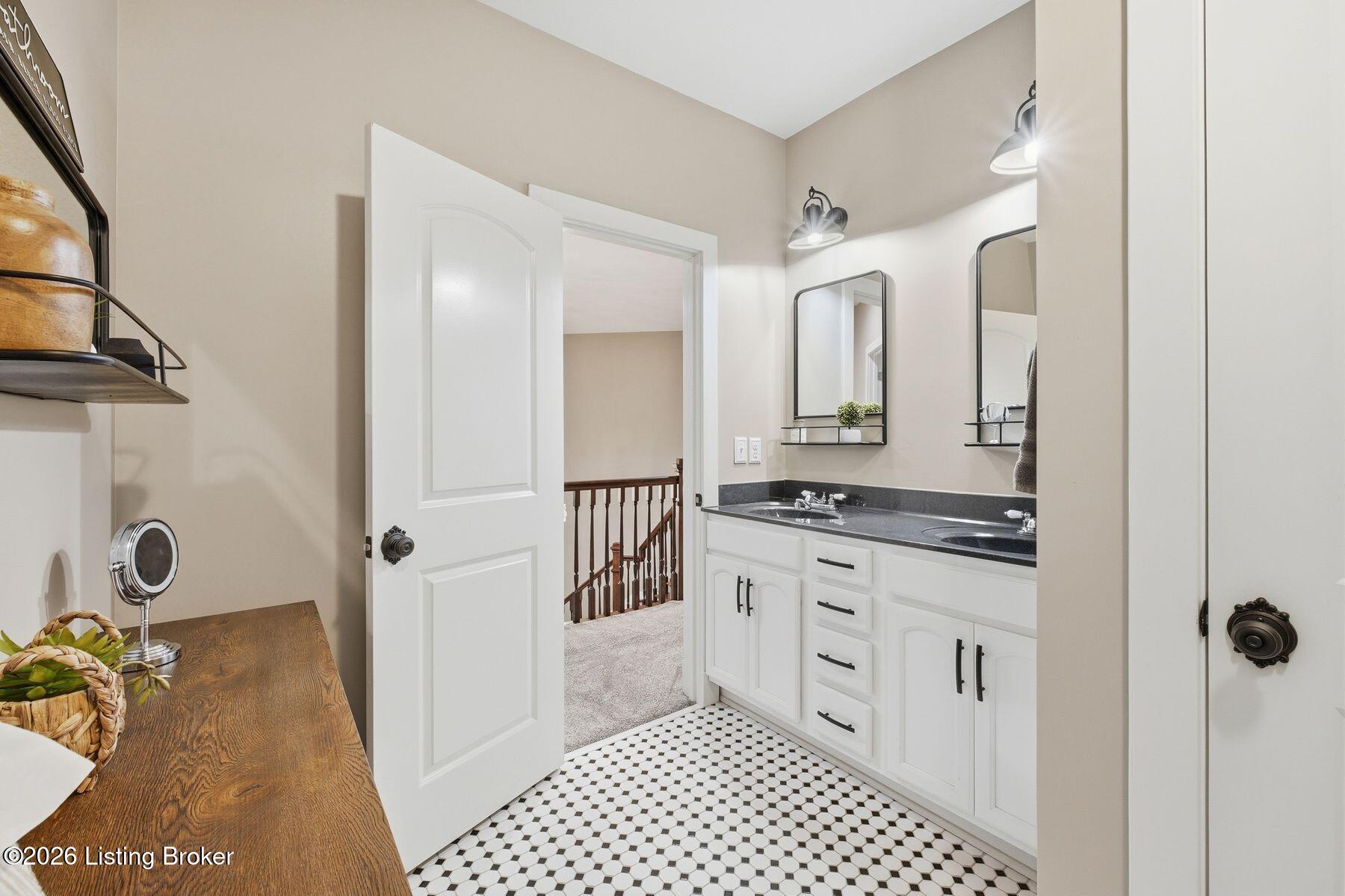7901 Dobson Ln Property Photo 43