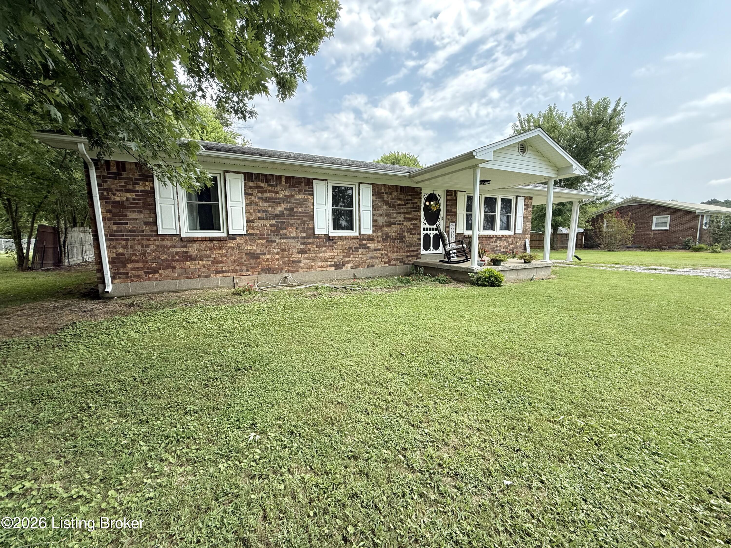 1426 Millerstown Rd Property Photo 3