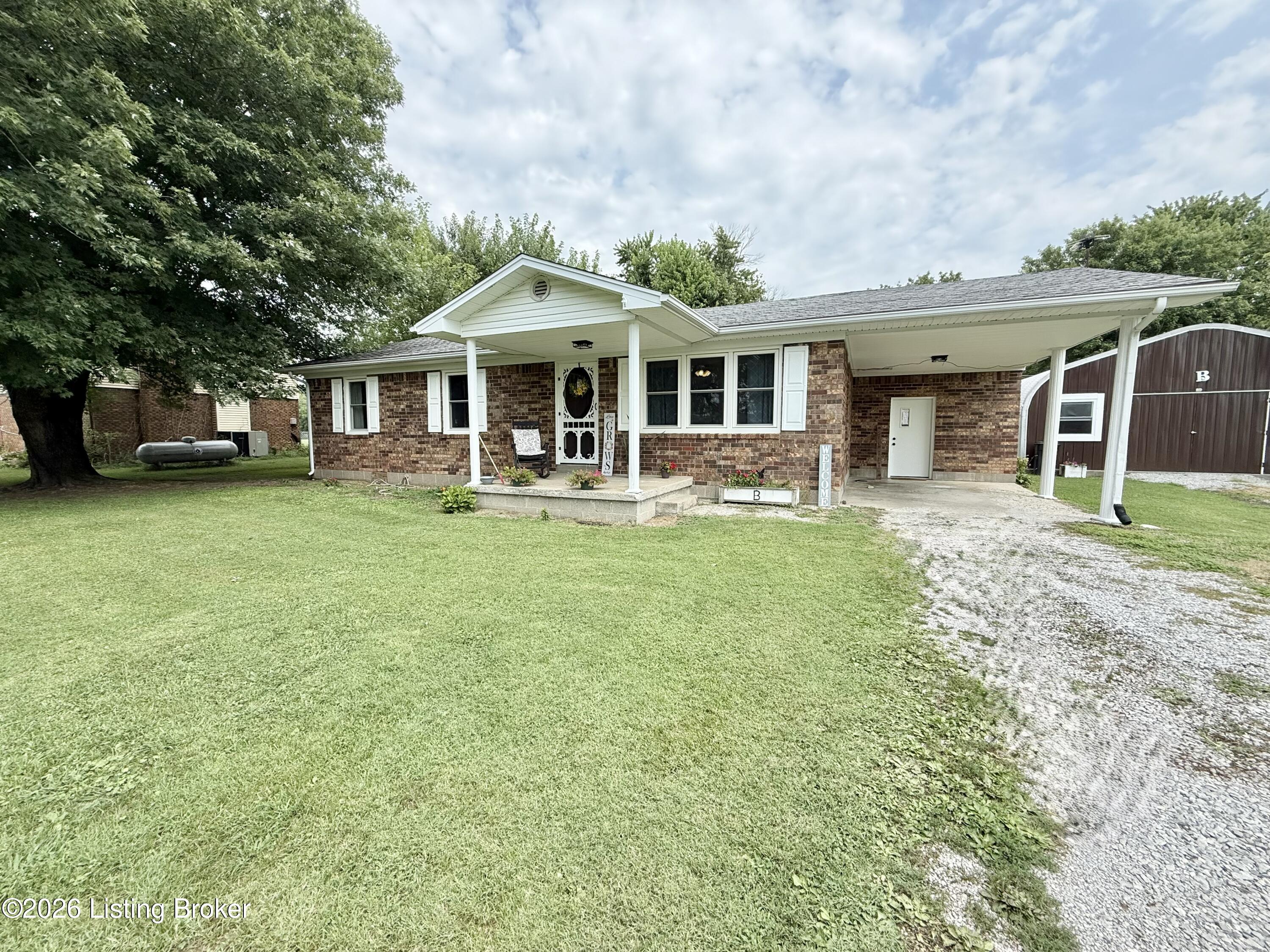 1426 Millerstown Rd Property Photo 4