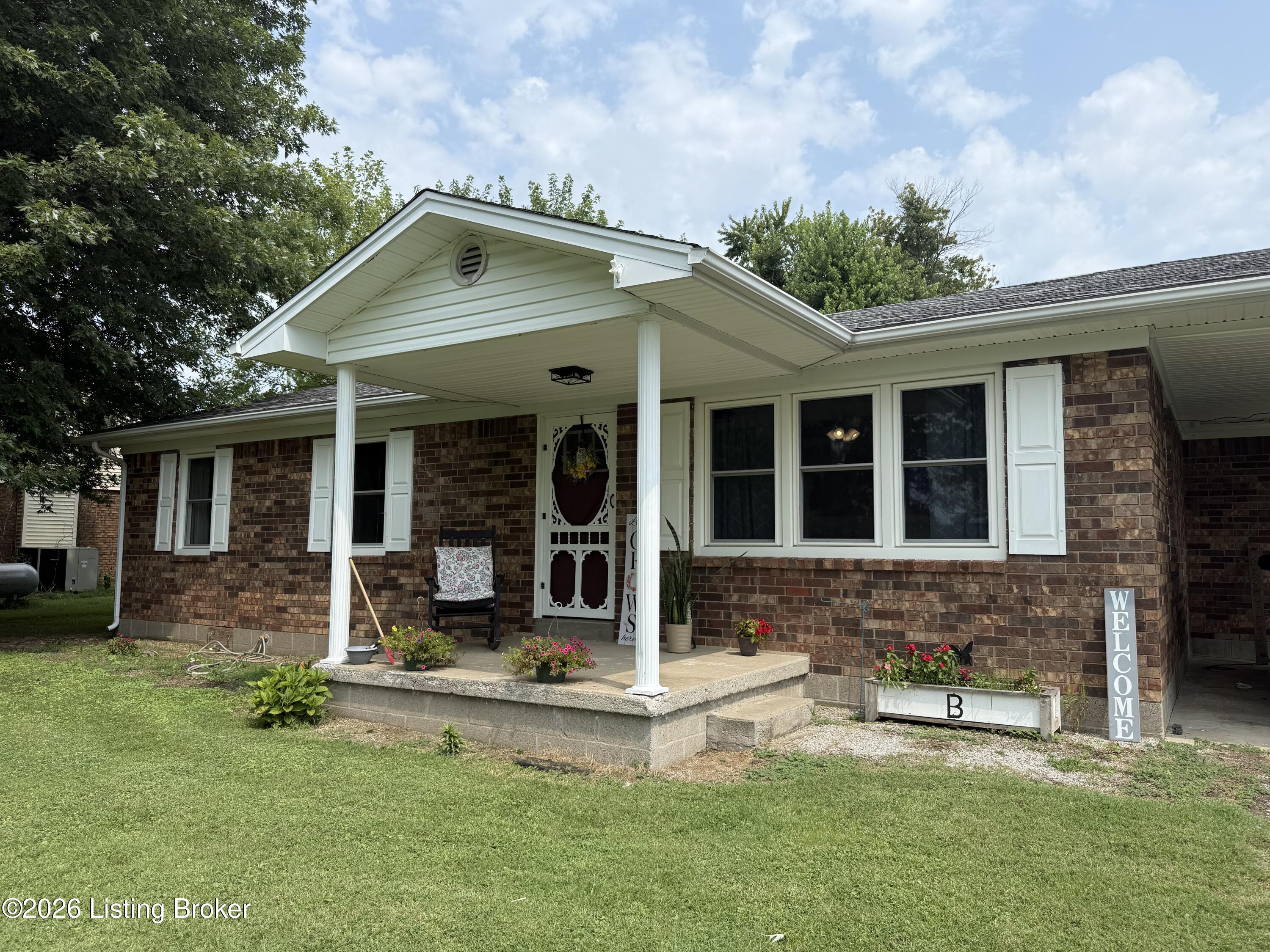1426 Millerstown Rd Property Photo 4