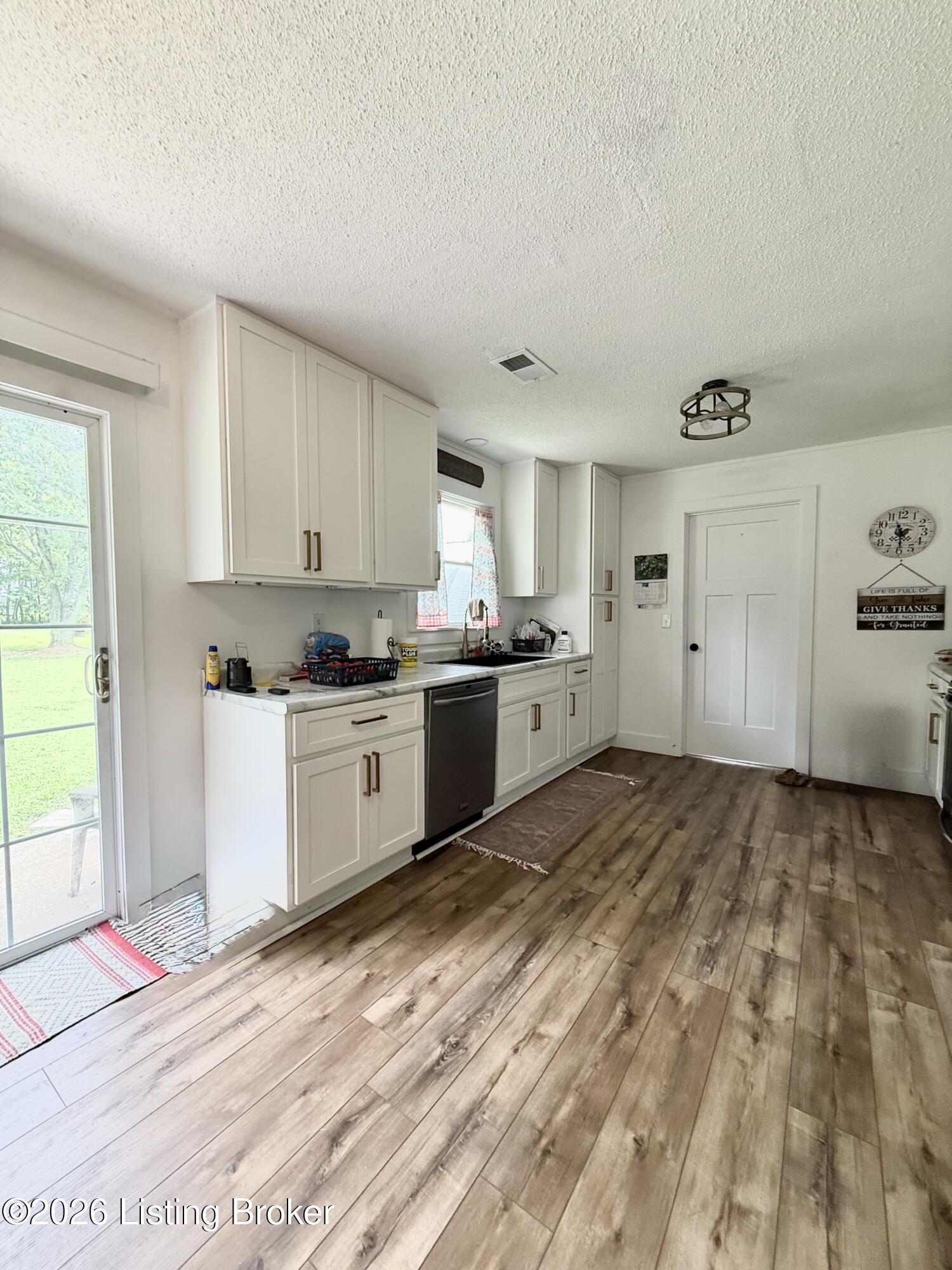 1426 Millerstown Rd Property Photo 13