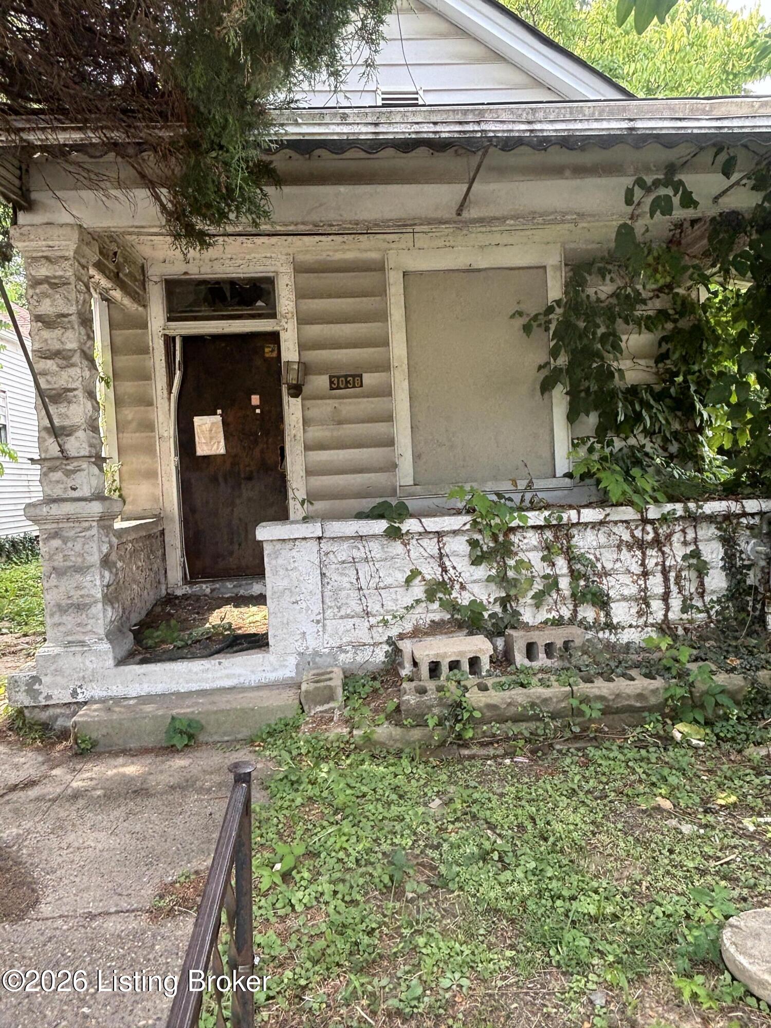 3038 Greenwood Ave Property Photo 1