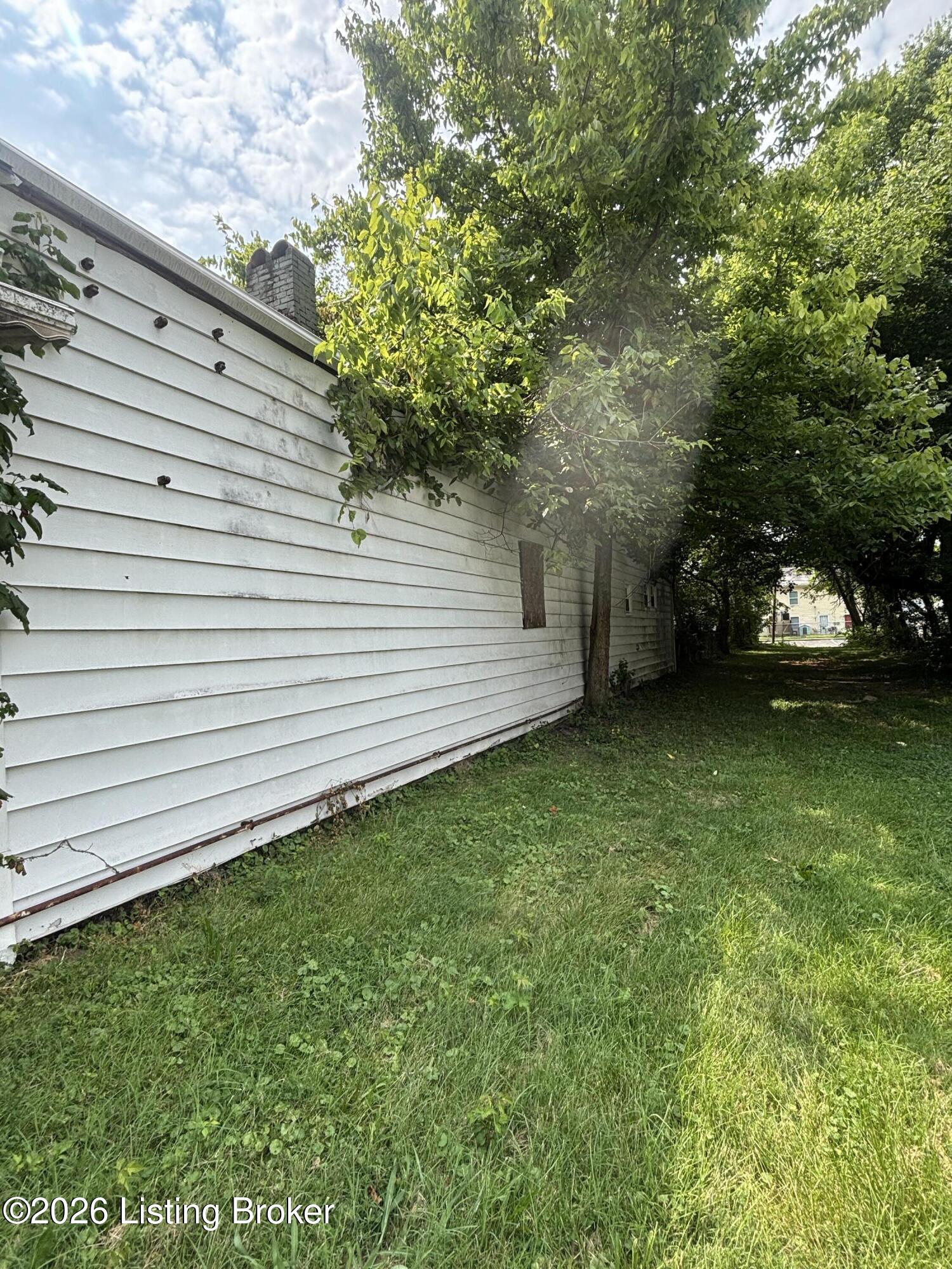 3038 Greenwood Ave Property Photo 2