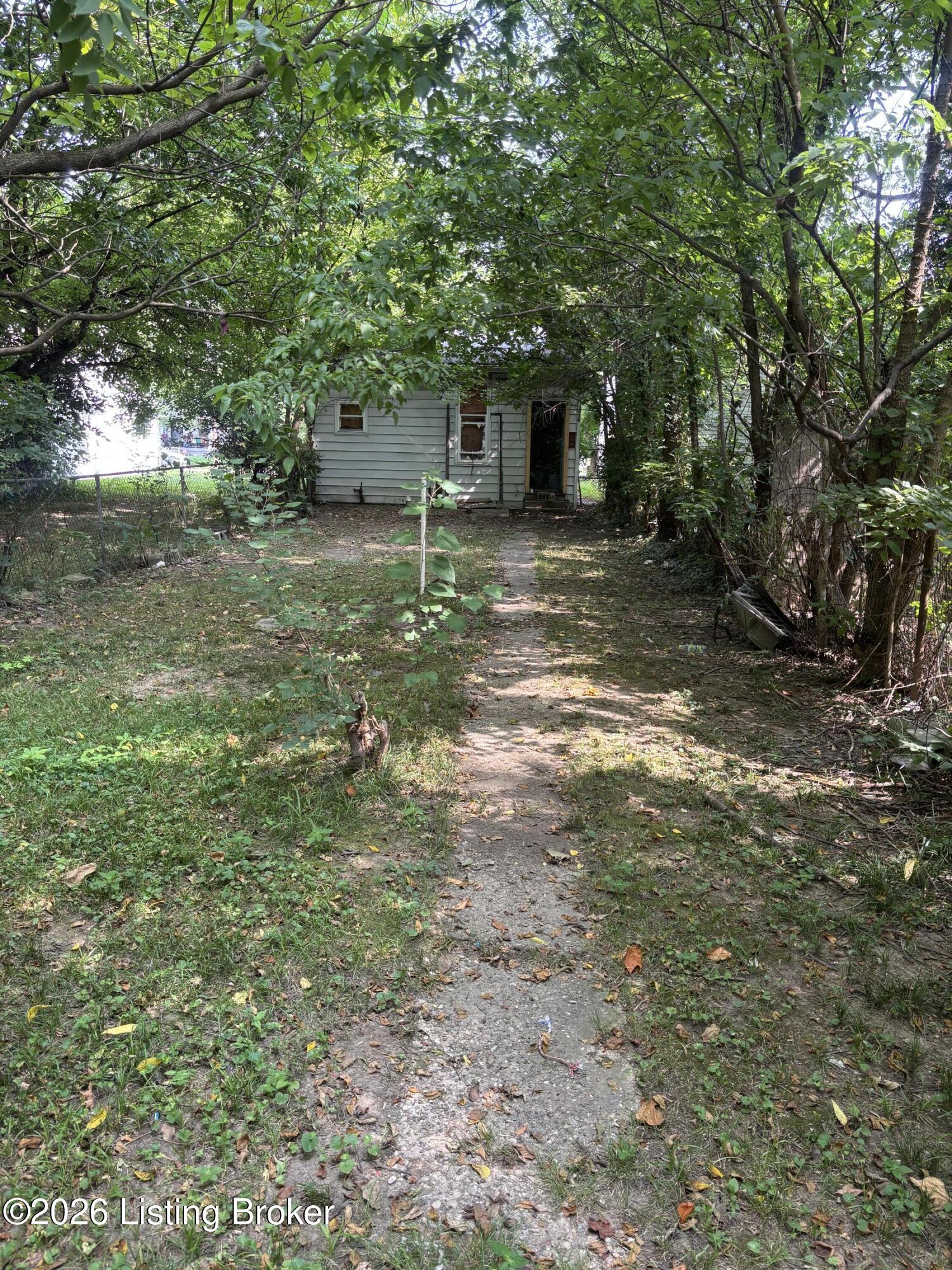 3038 Greenwood Ave Property Photo 3