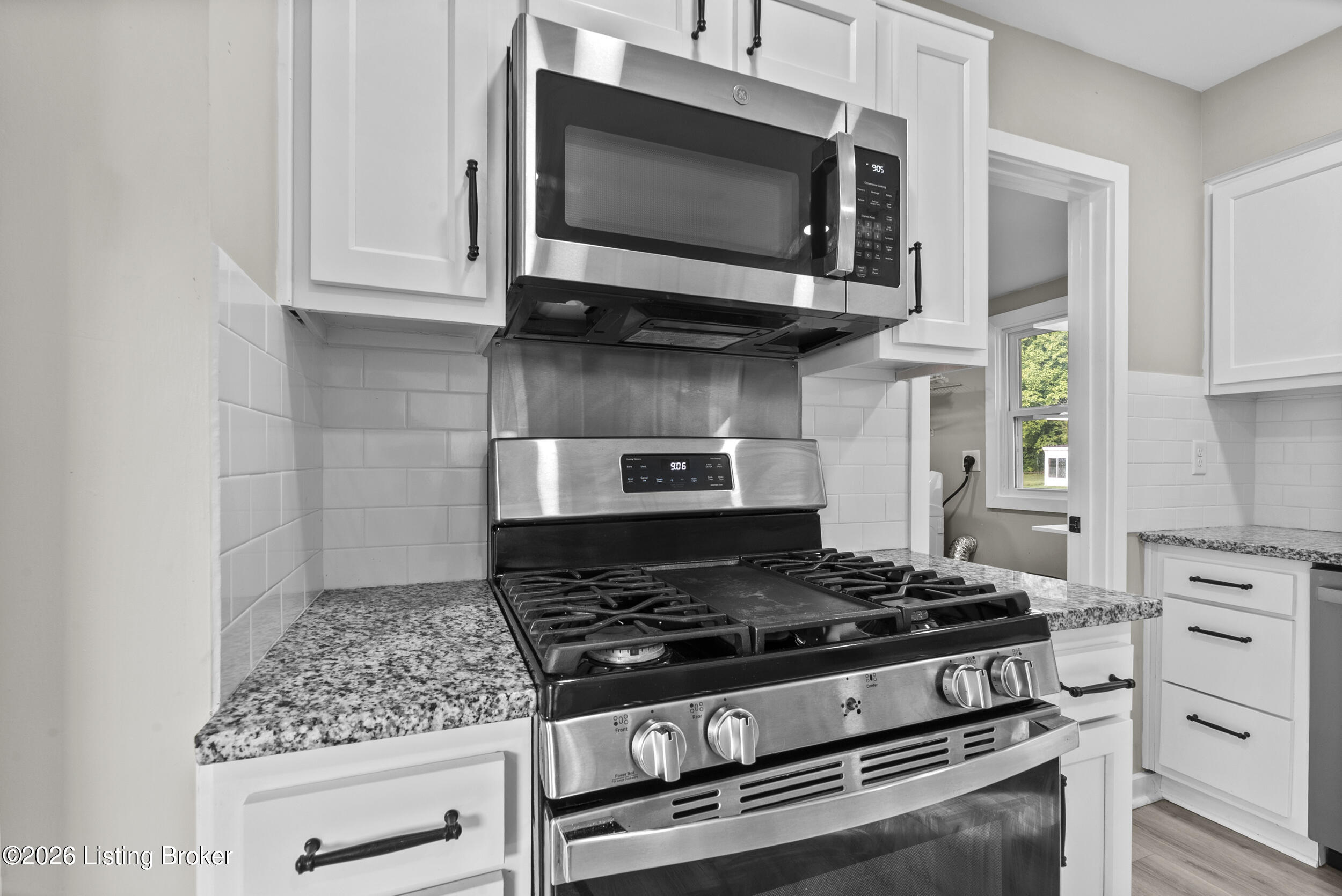 7716 Dingle Dell Rd Property Photo 12