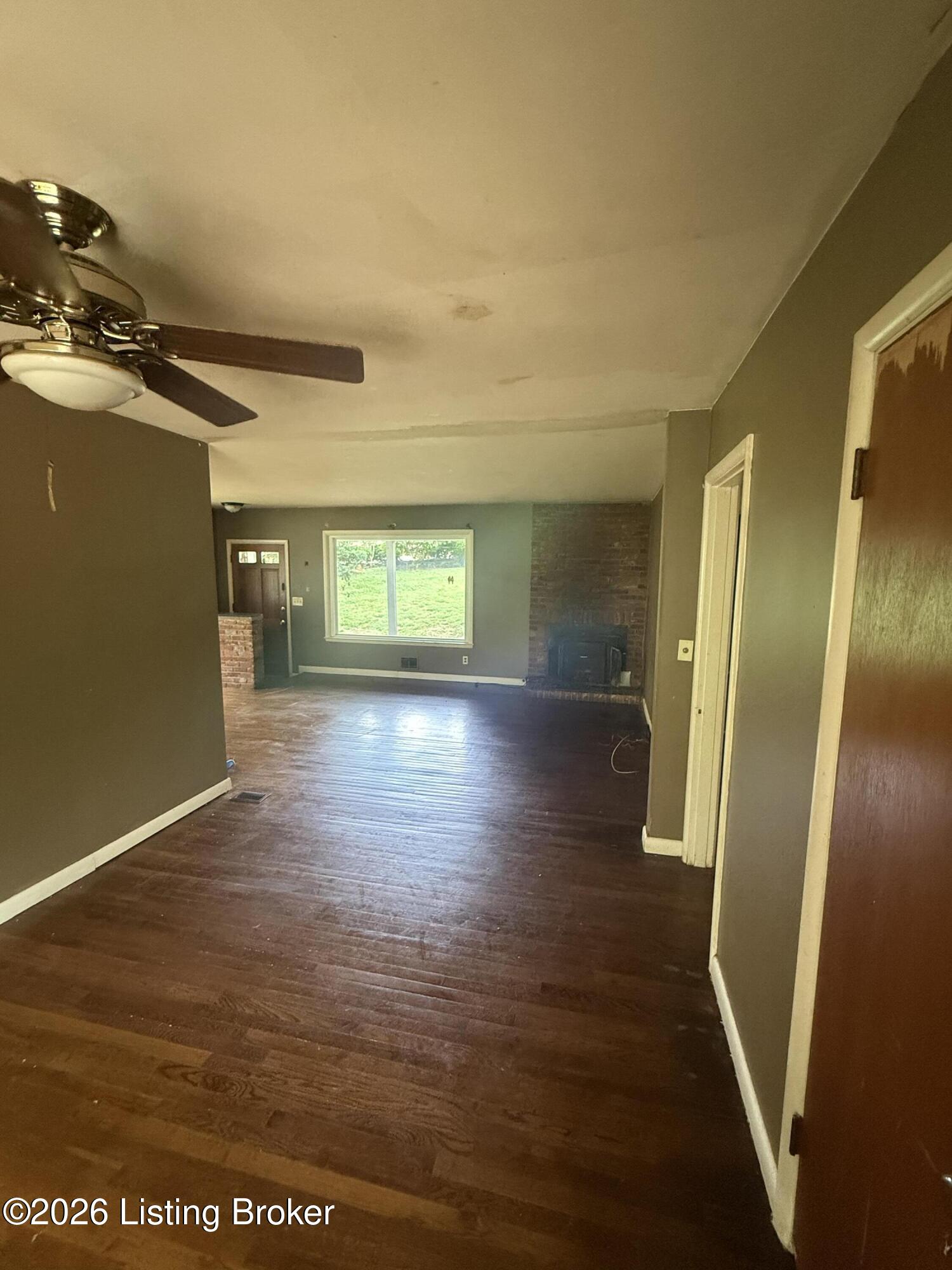 1918 Redleaf Dr Property Photo 11