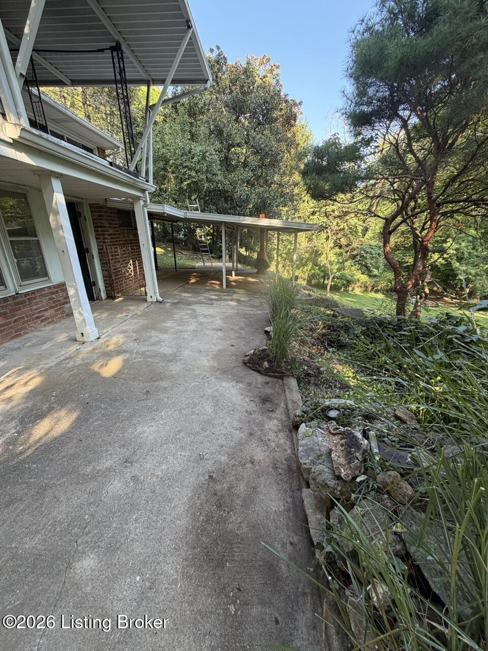 1918 Redleaf Dr Property Photo 28