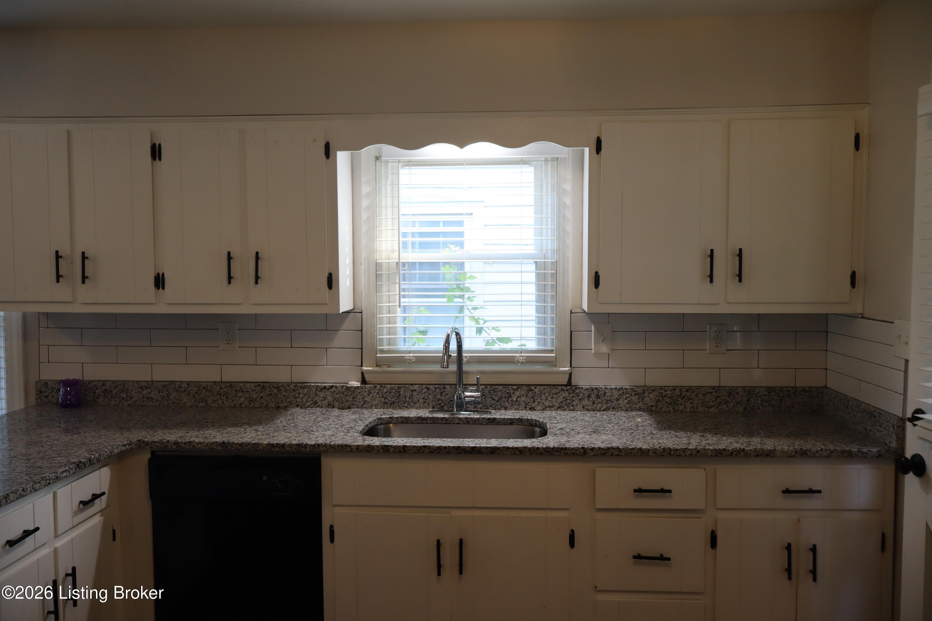 4832 S 6th St Property Photo 5