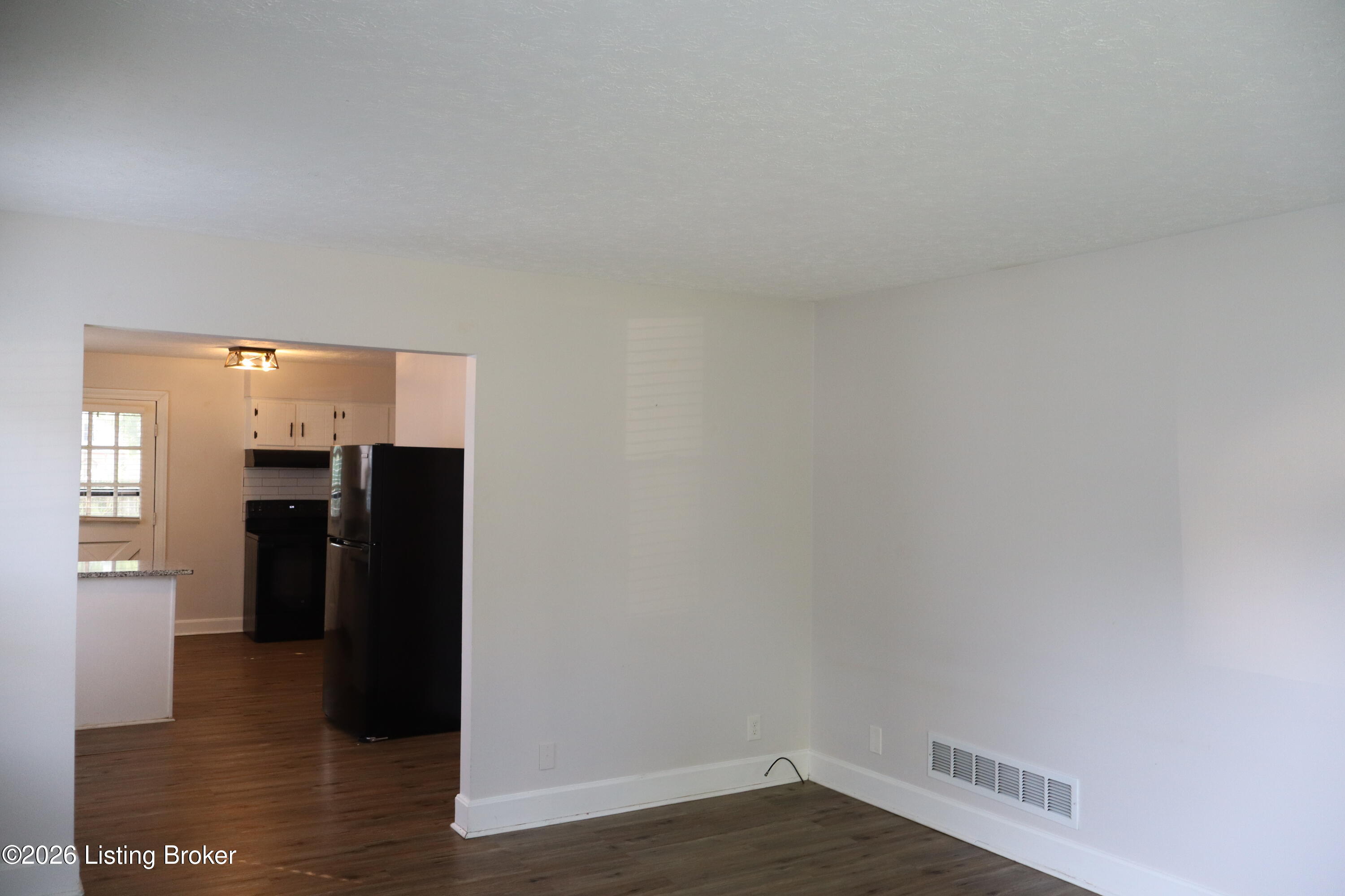 4832 S 6th St Property Photo 11