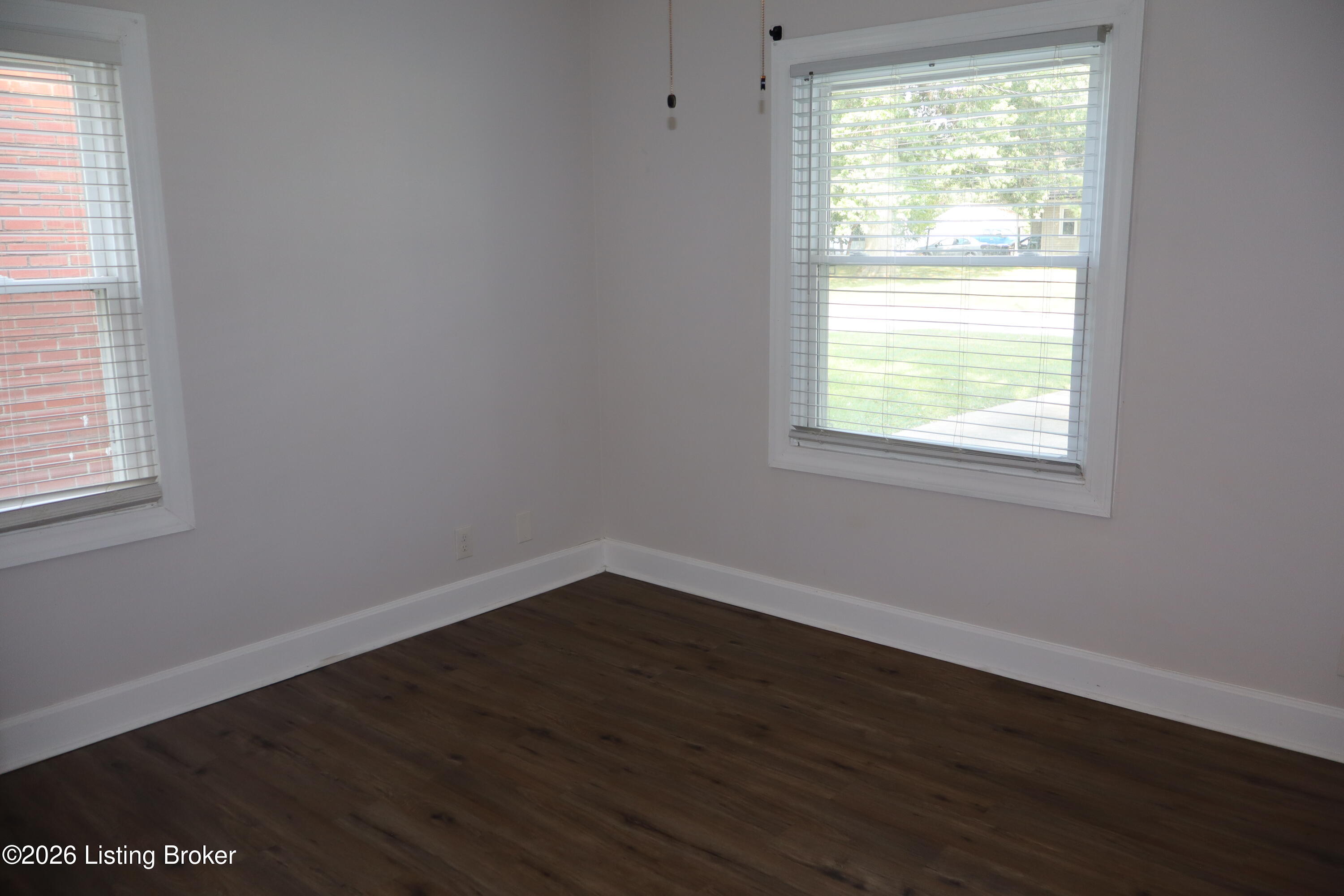 4832 S 6th St Property Photo 16