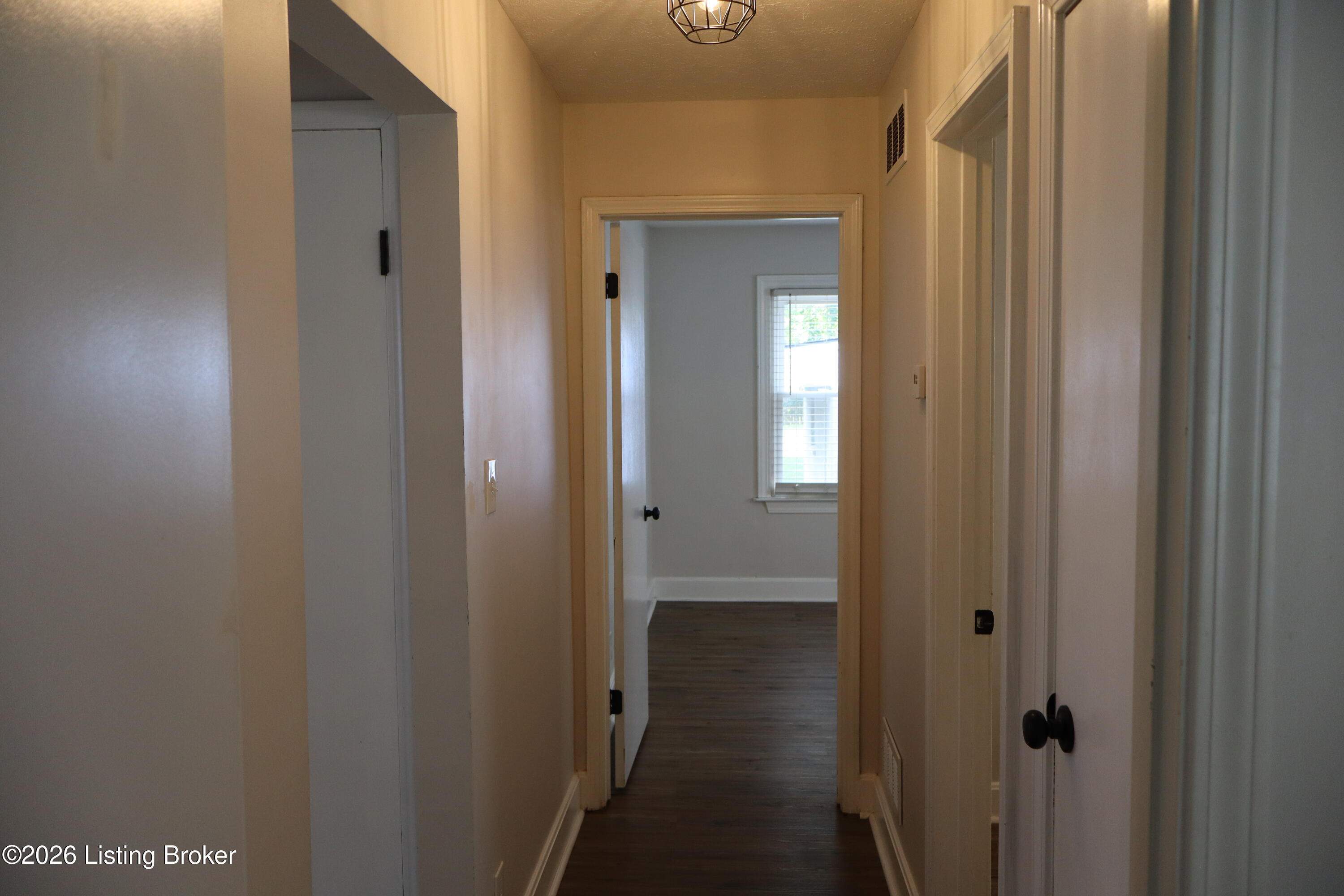 4832 S 6th St Property Photo 19