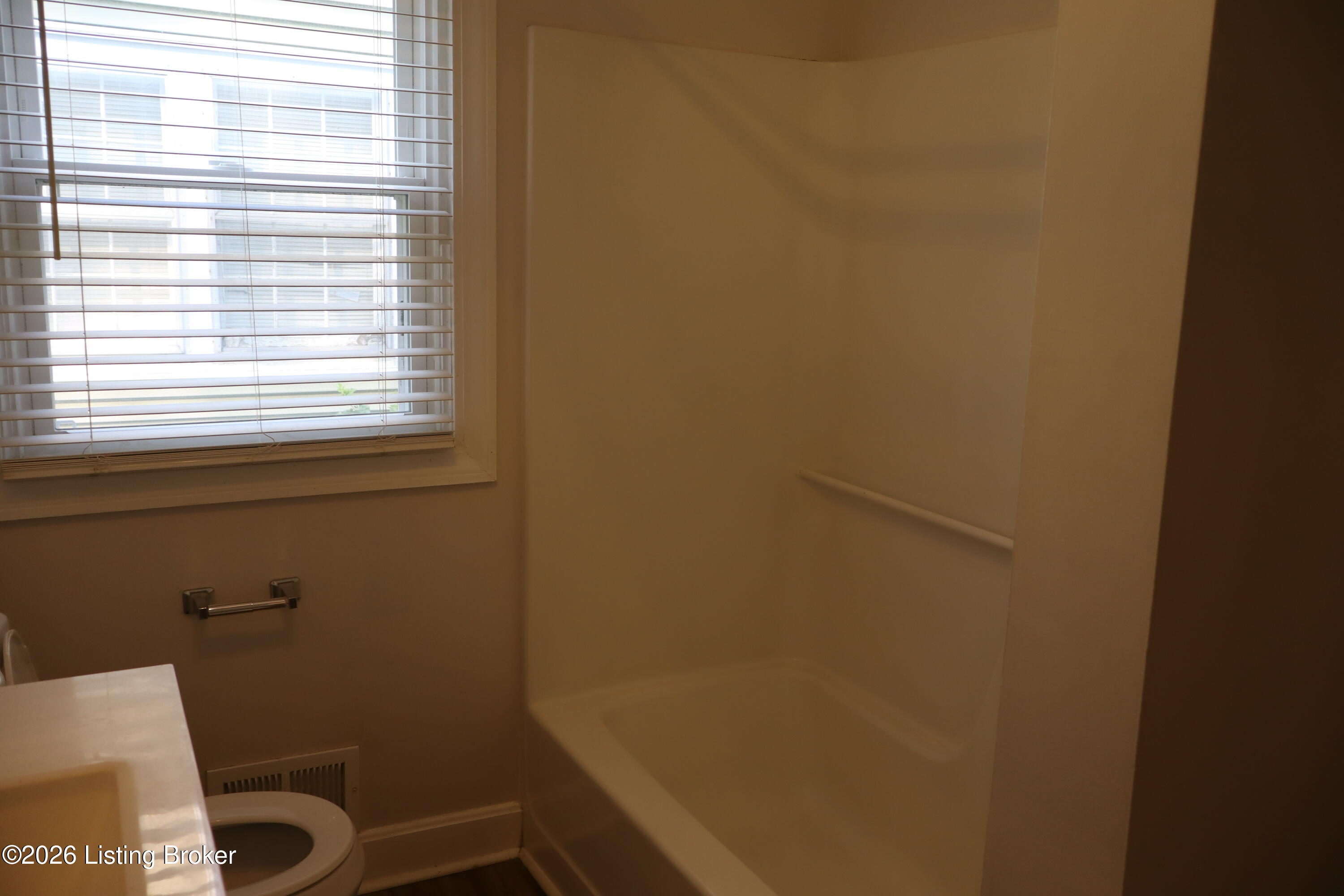4832 S 6th St Property Photo 21