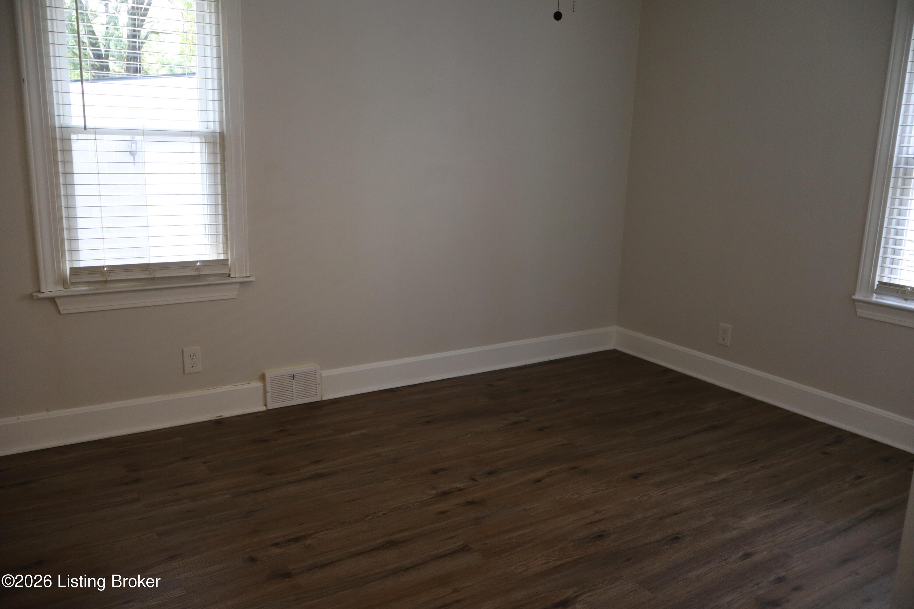 4832 S 6th St Property Photo 23