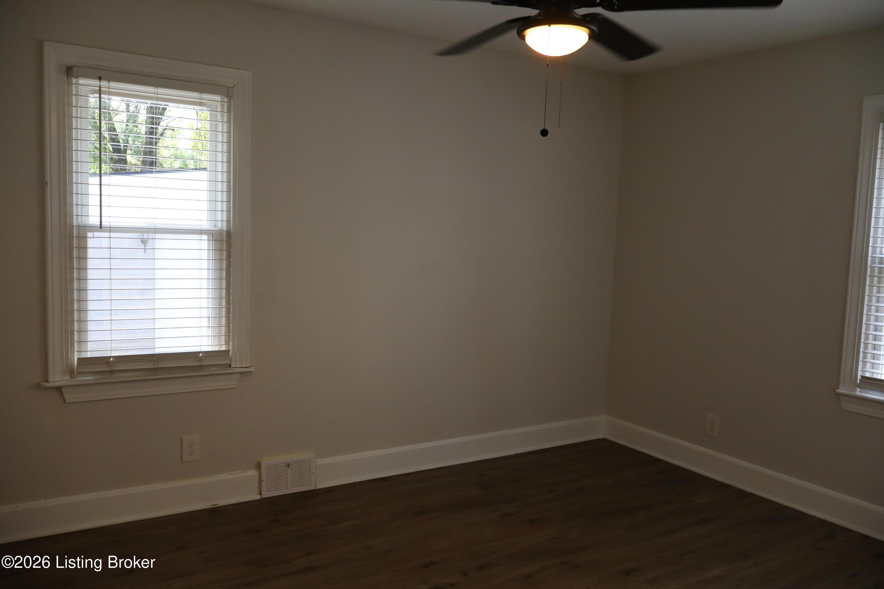 4832 S 6th St Property Photo 24
