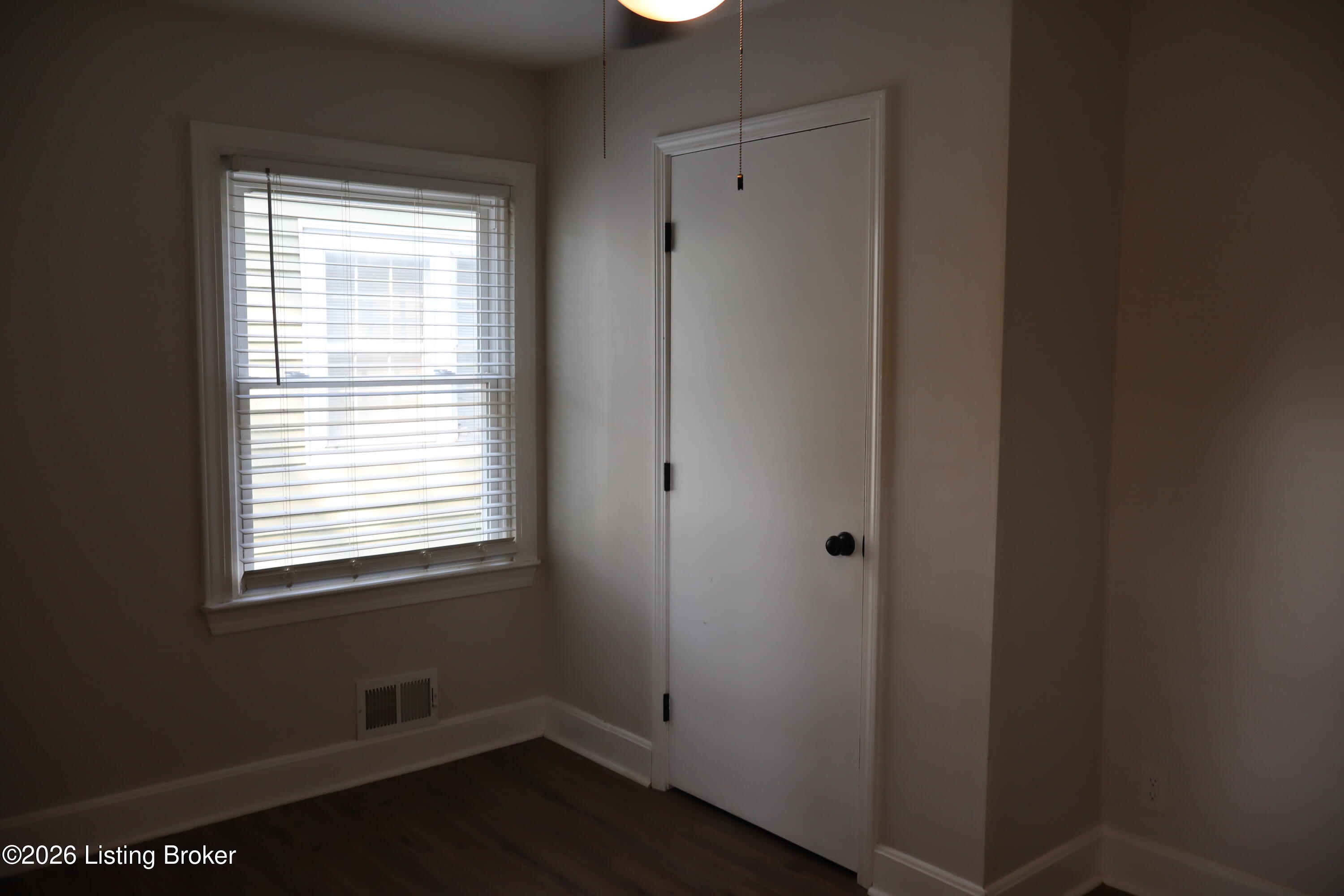 4832 S 6th St Property Photo 25