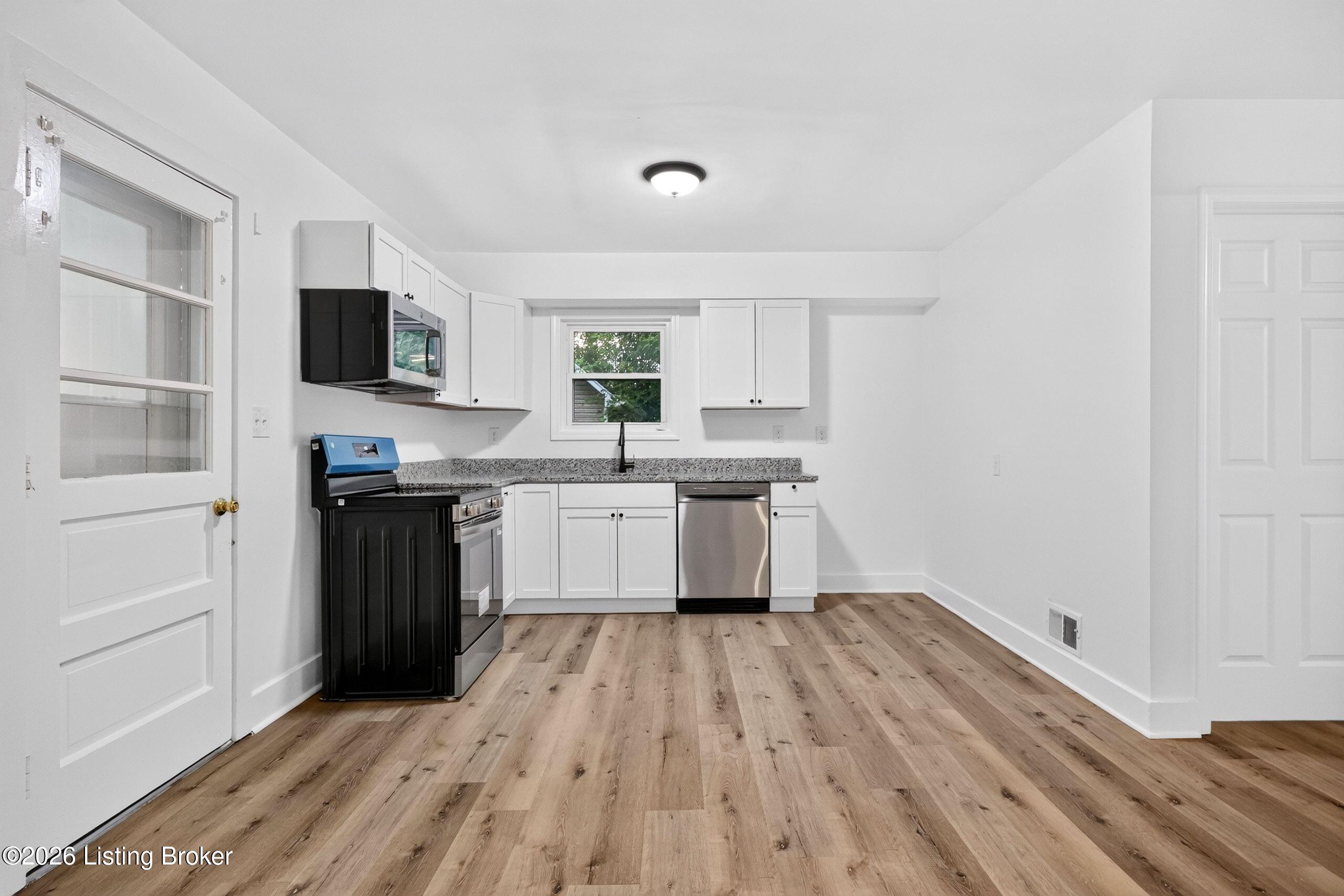 5105 Braidwood Dr Property Photo 8