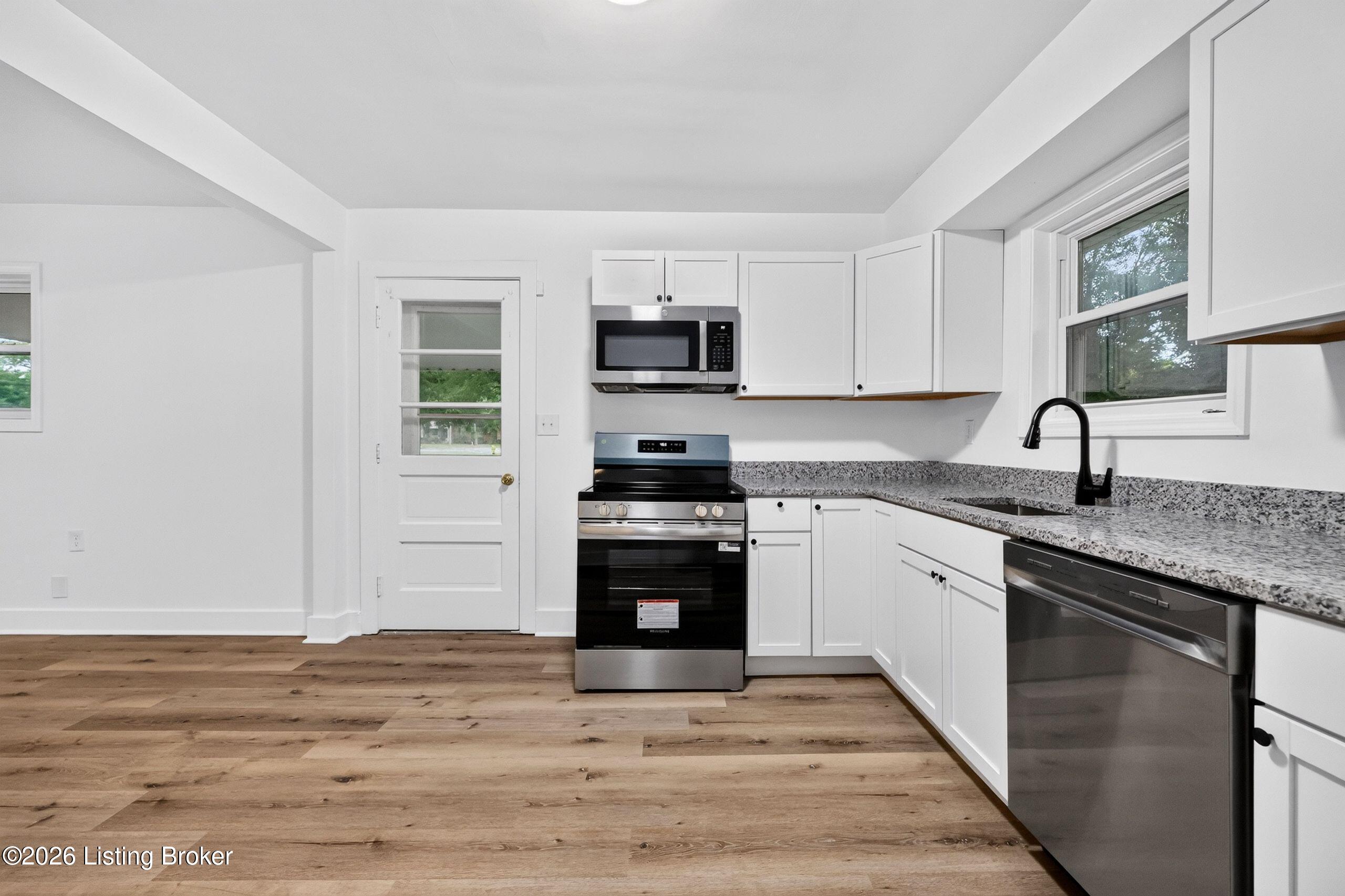 5105 Braidwood Dr Property Photo 10