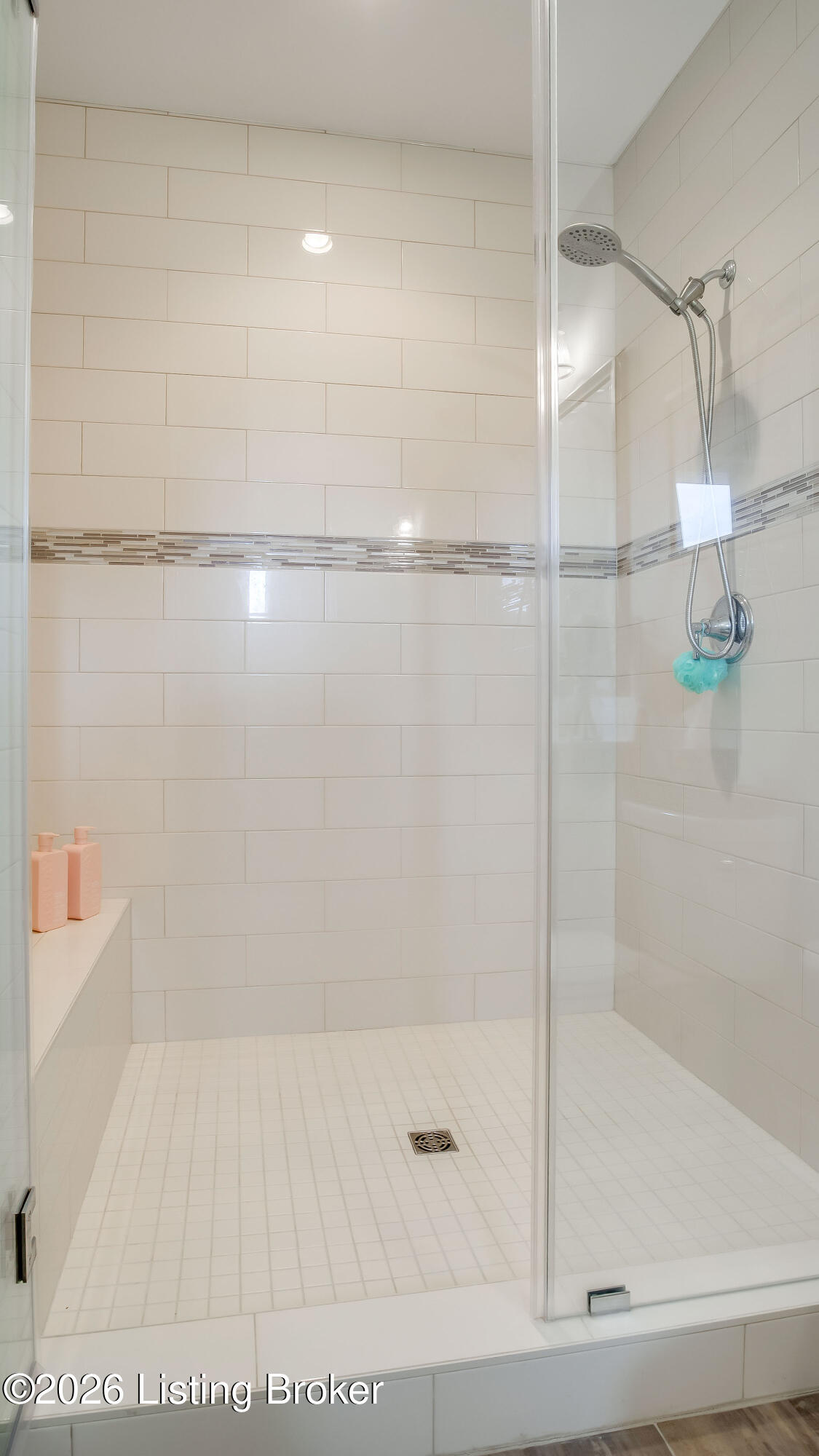 290 Lansdowne Cresent Property Photo 42