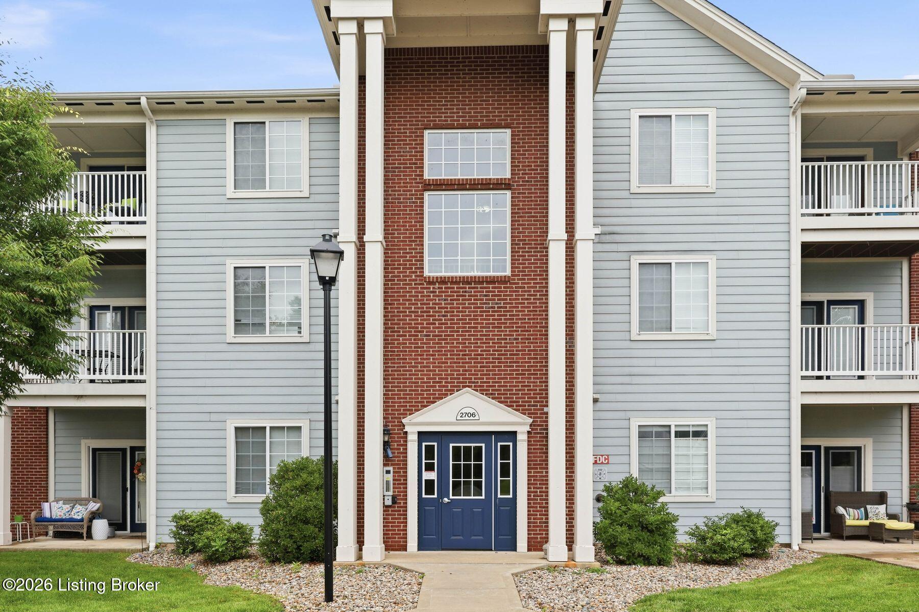 2706 Bradford Commons Dr 202 Property Photo 1