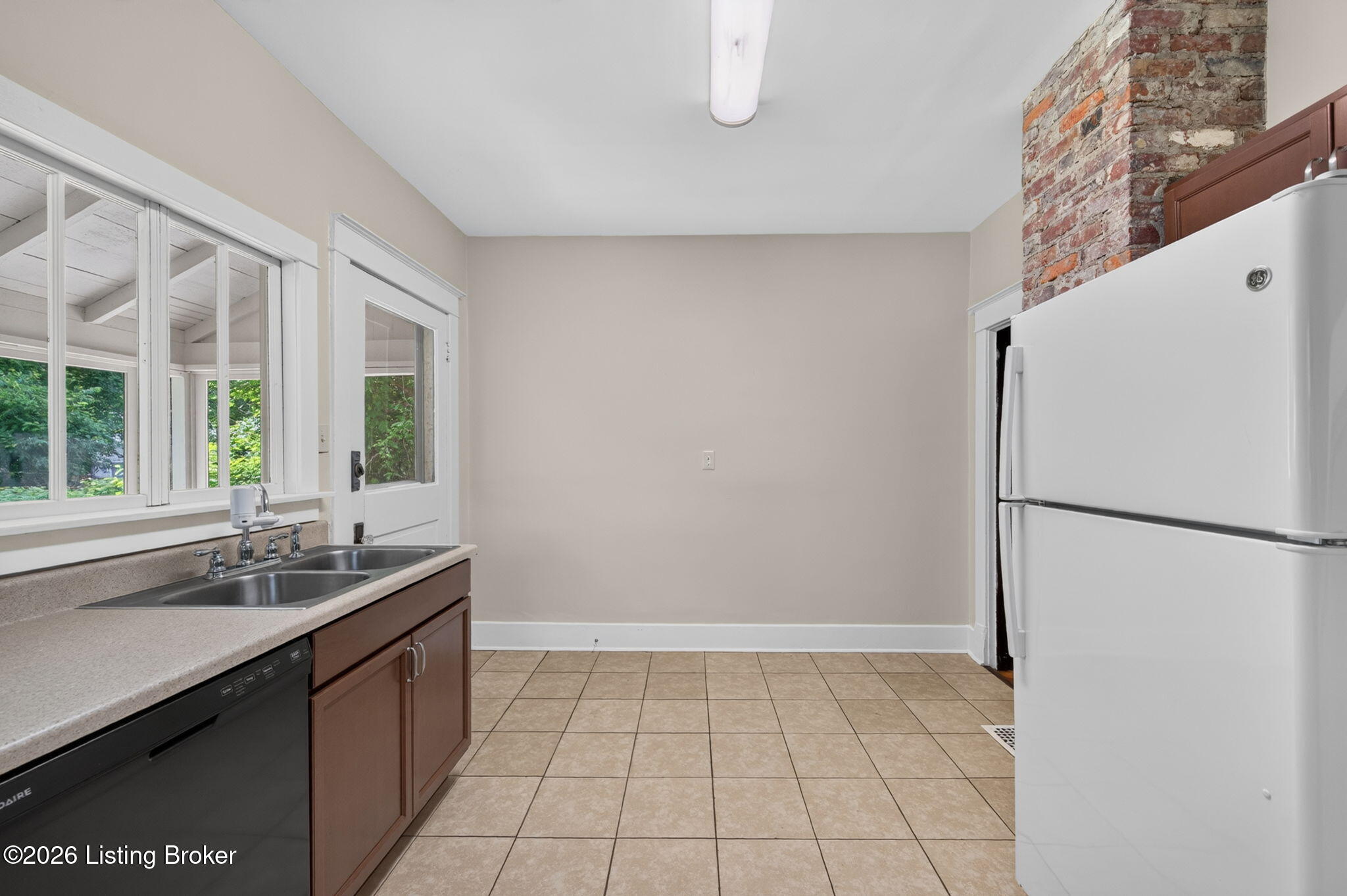 1844 Roanoke Ave Property Photo 16