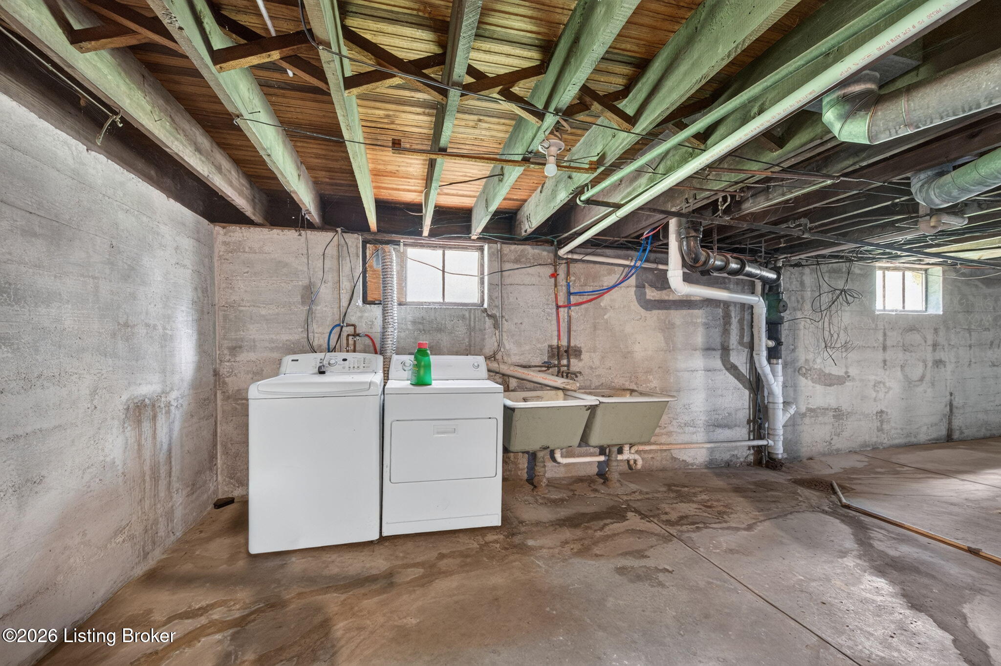 1844 Roanoke Ave Property Photo 33