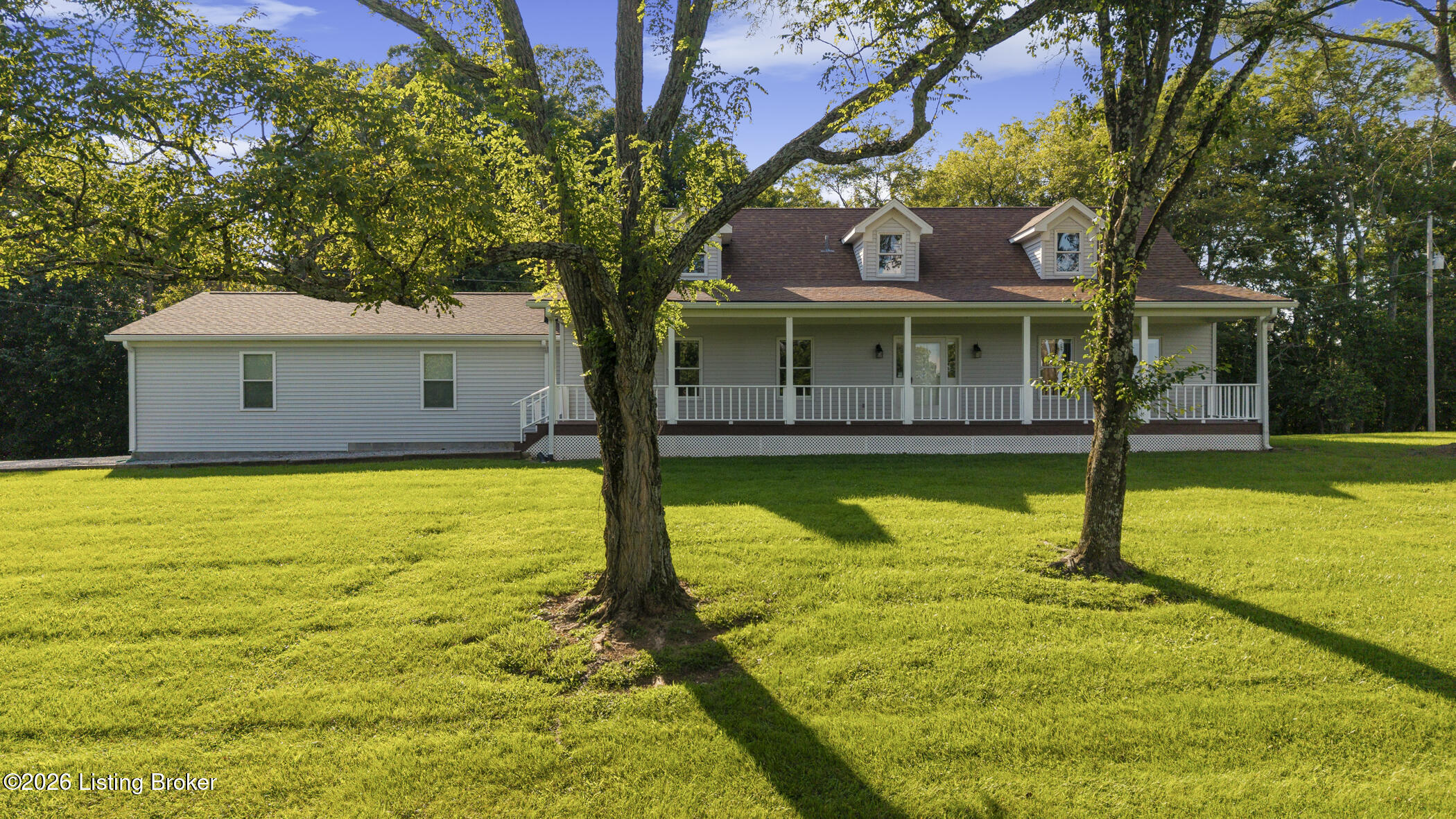 3716 Valley Creek Dr Property Photo 2
