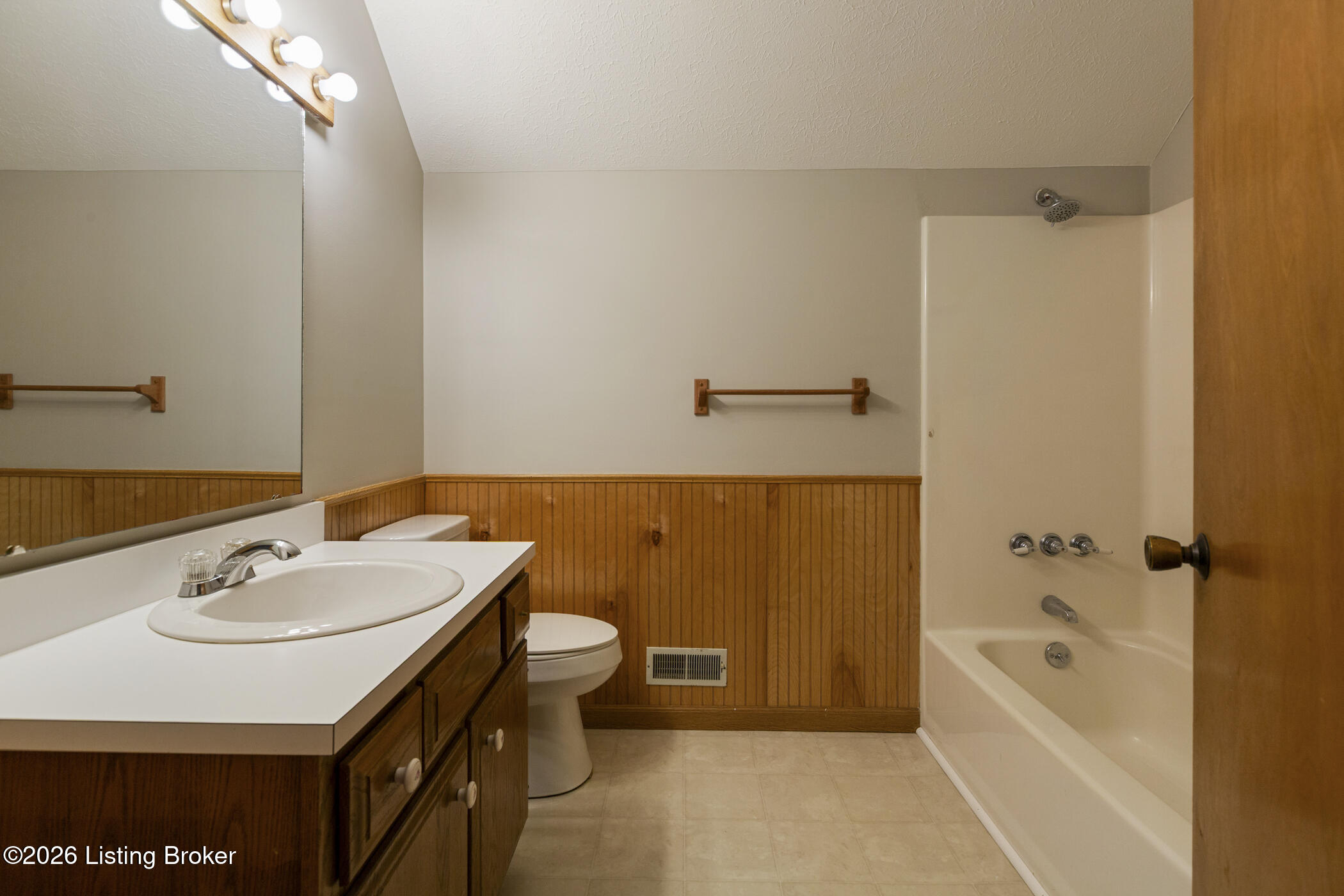 3716 Valley Creek Dr Property Photo 41