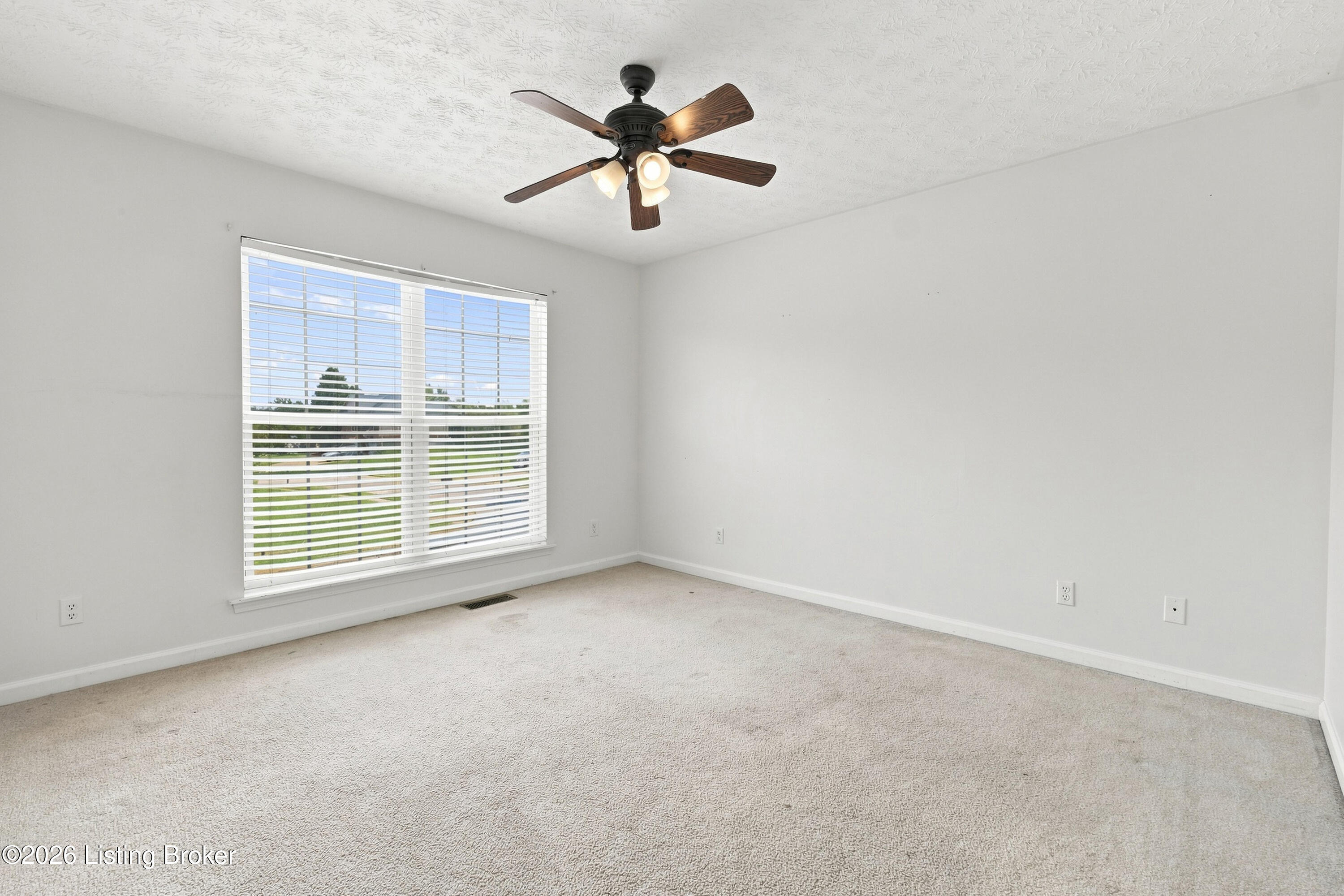396 Oakview Dr Property Photo 20